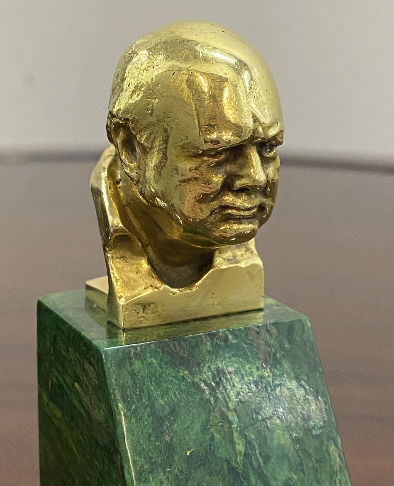 Rare Asprey & Co Oscar Nemon 1967 18ct Gold Minature Bust of Winston Churchill For Sale 2