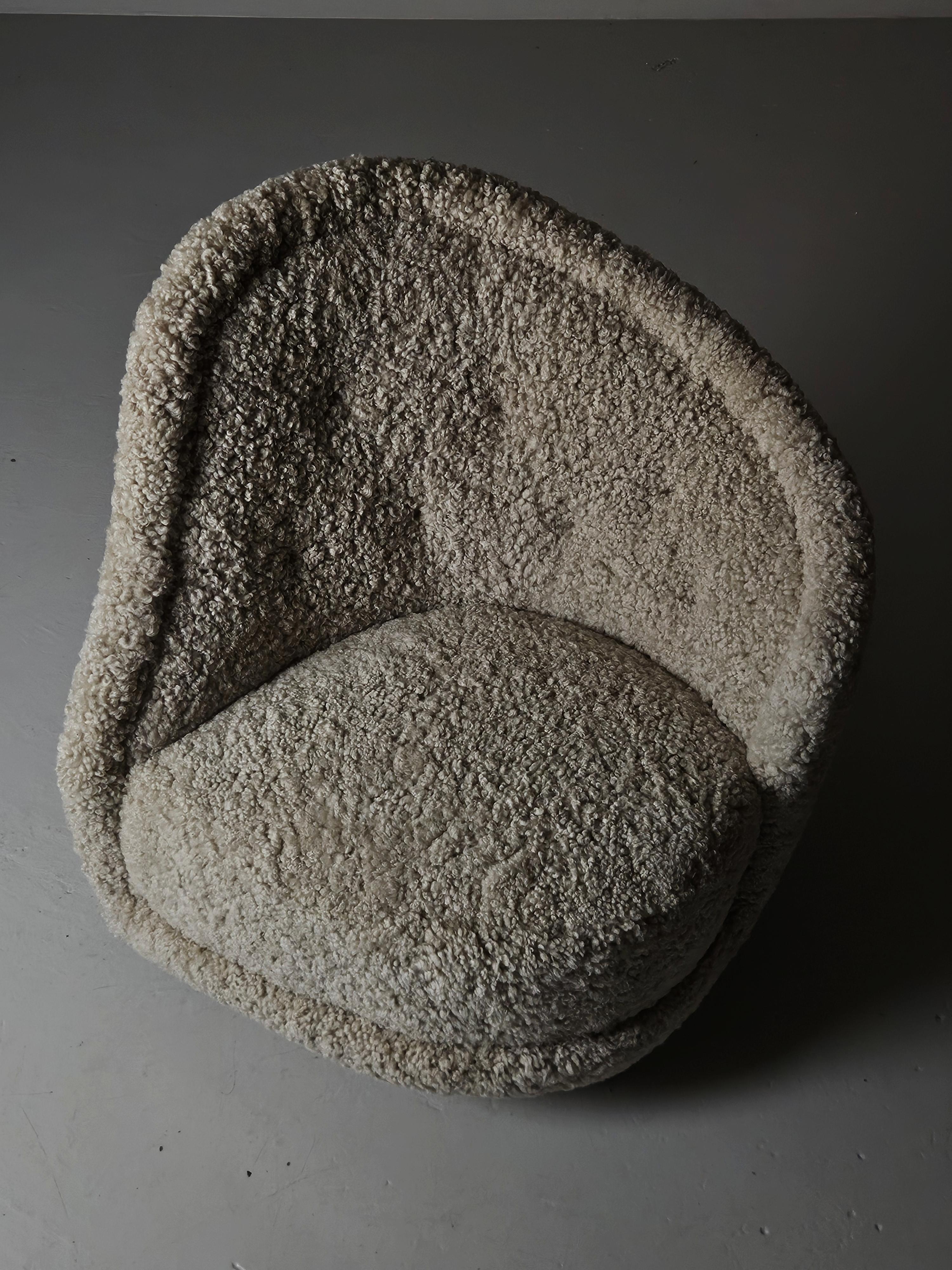 Rare assymetrical Carl Cederholm easy chair for Firma Stil & Form, Sweden 1940s In Excellent Condition In Eskilstuna, SE