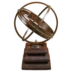 Astrolabe rare sur socle en bois