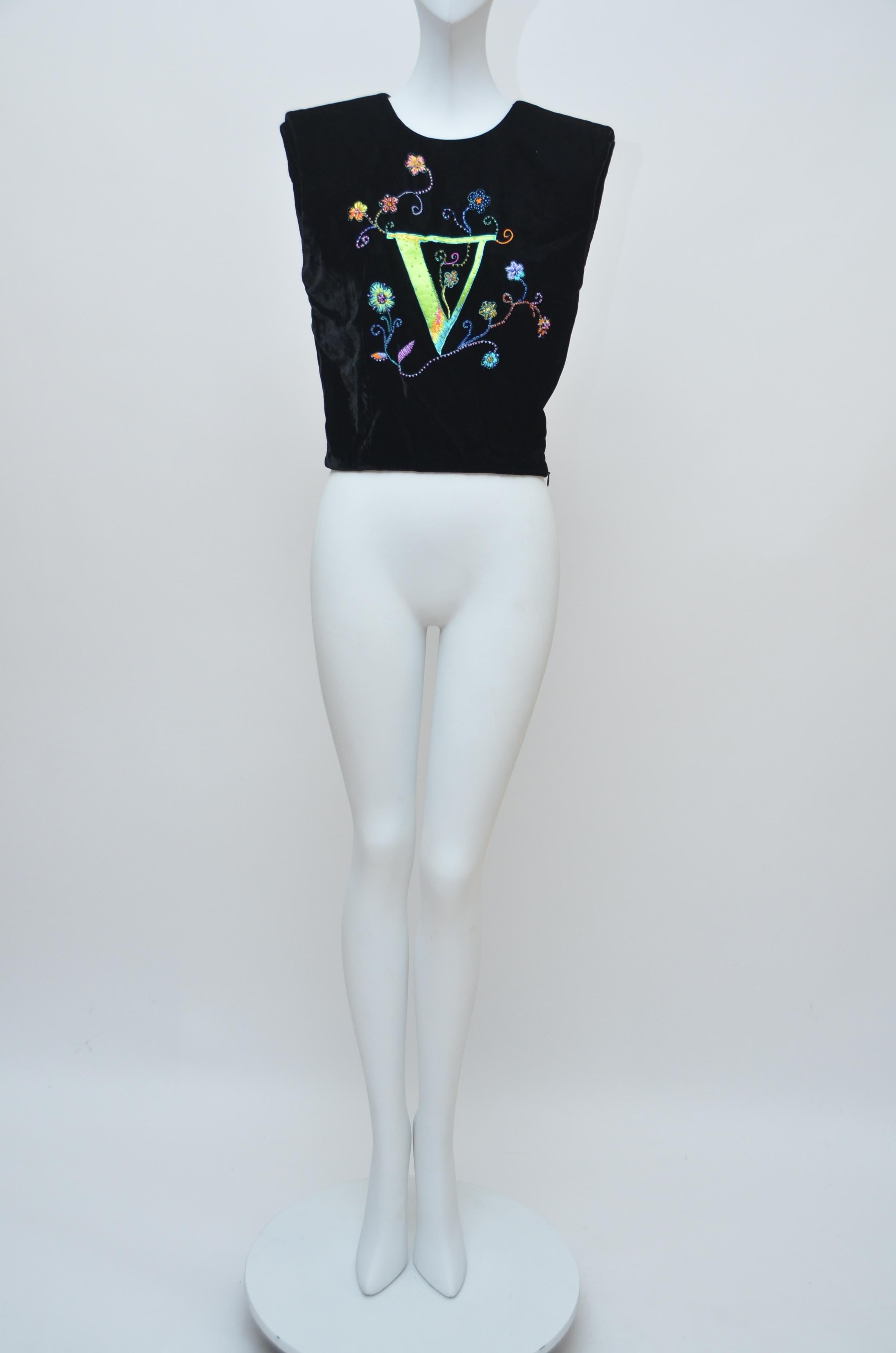 Very rare Atelier Versace black velvet embellished crop top
Shoulders have cushions and they could easily be removed 
This beautiful top could be worn with skirt or jeans.
2 closure zippers:one on the side and one on the back.
Excellent mint