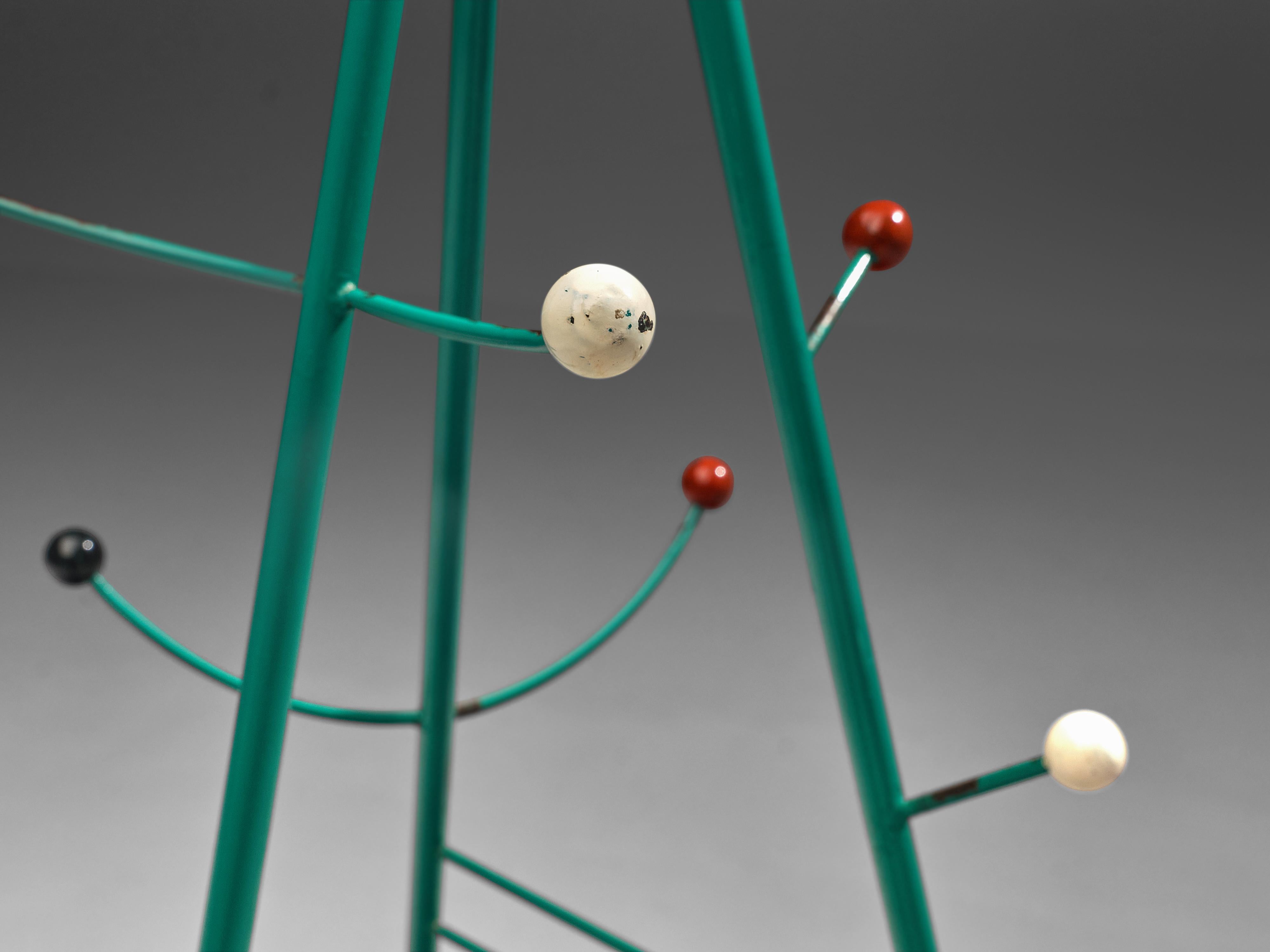 Rare Atomic Coat Rack in Green Metal In Good Condition In Waalwijk, NL