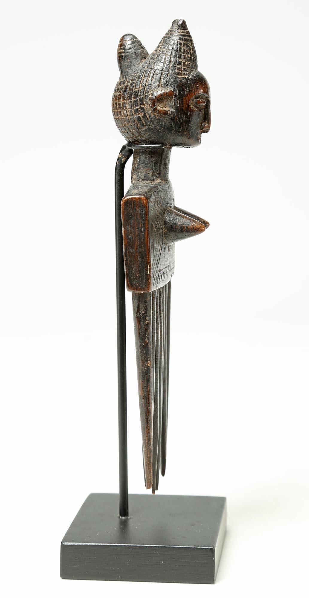Ivorian Rare Attie Female Comb Cote d'Ivoire Early 20th Century West African Tribal Art For Sale