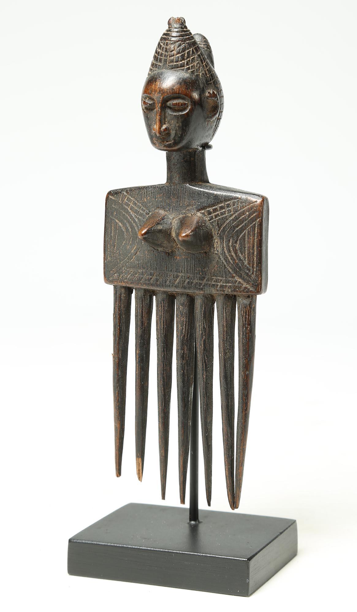 Rare Attie Female Comb Cote d'Ivoire Early 20th Century West African Tribal Art In Good Condition For Sale In Santa Fe, NM