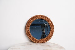 Raro espejo circular francés de paja Audoux-Minet de mediados de siglo