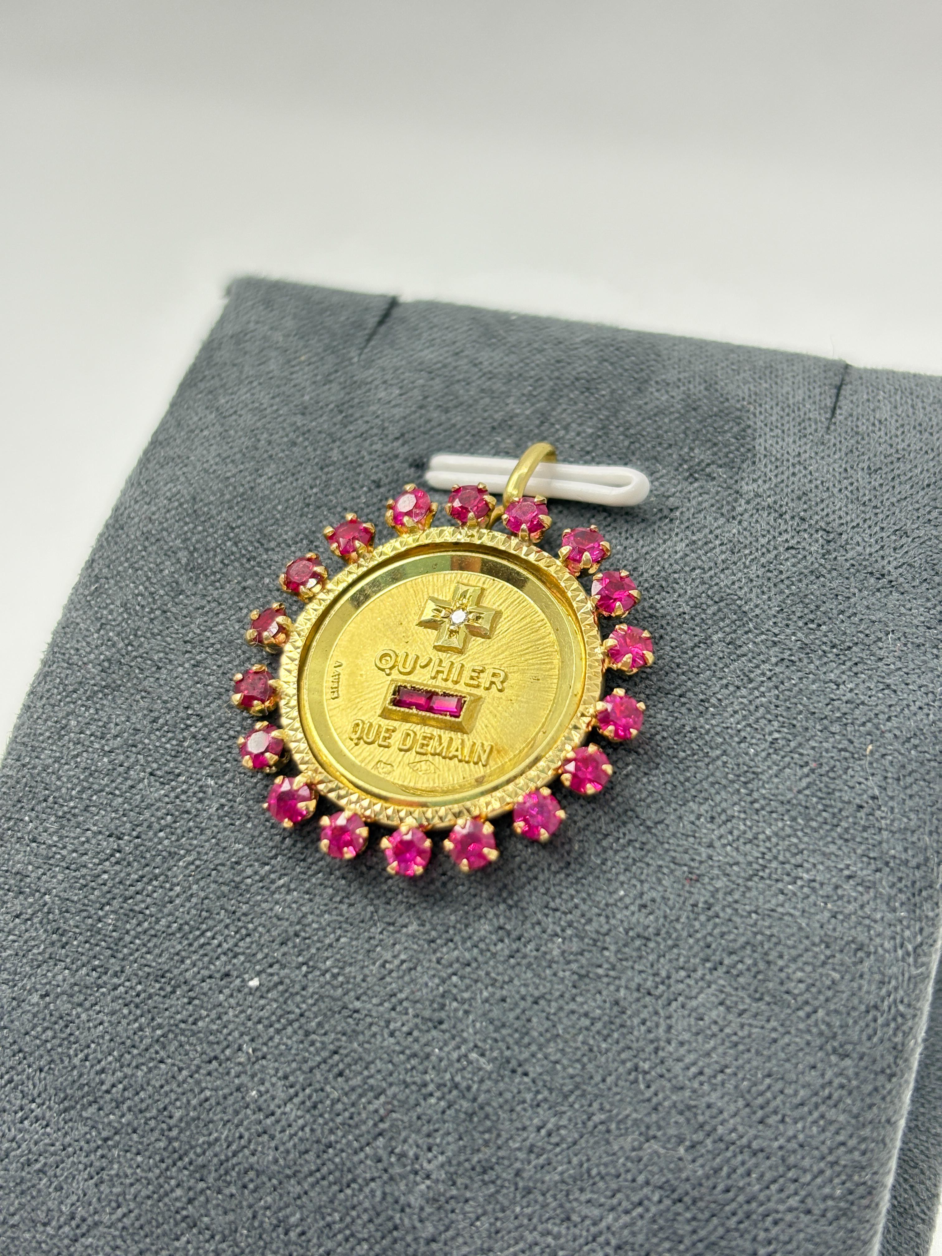 Rara medaglia d'amore A. Augis in oro 18 carati con 18 rubini di corindone in vendita 1