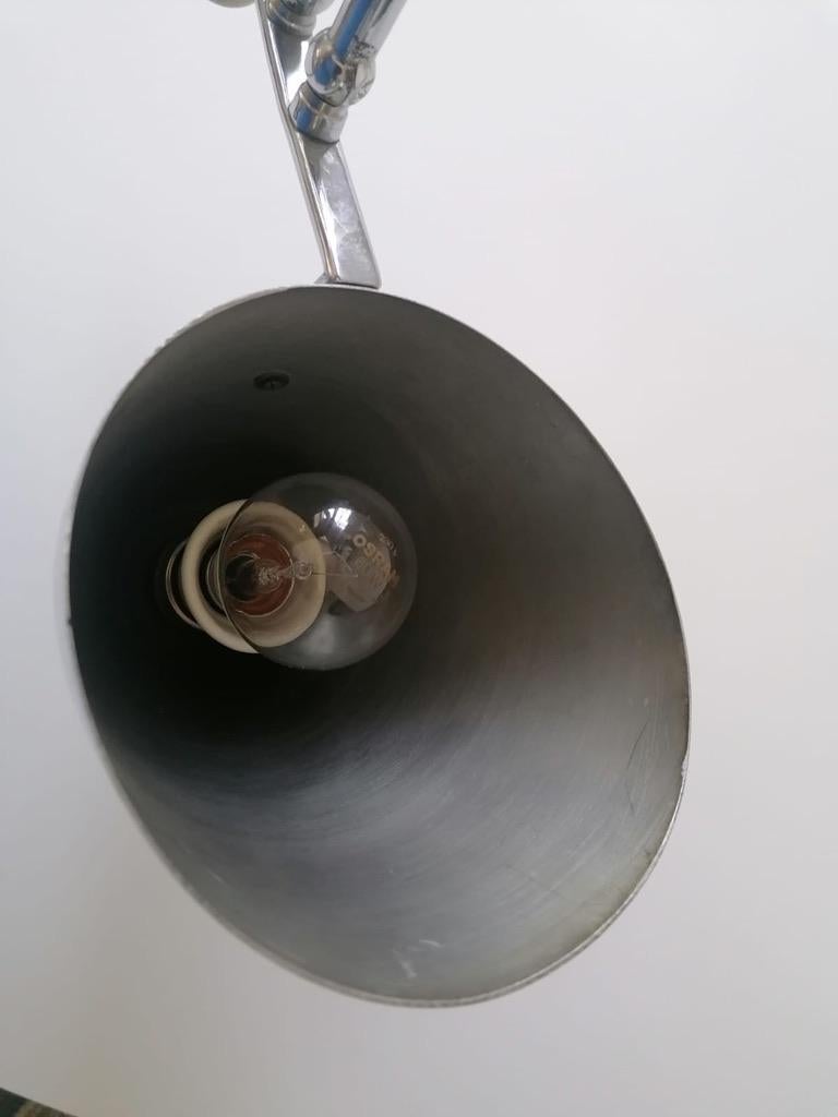 Rara lámpara de mesa austriaca Bauhaus Latón en venta
