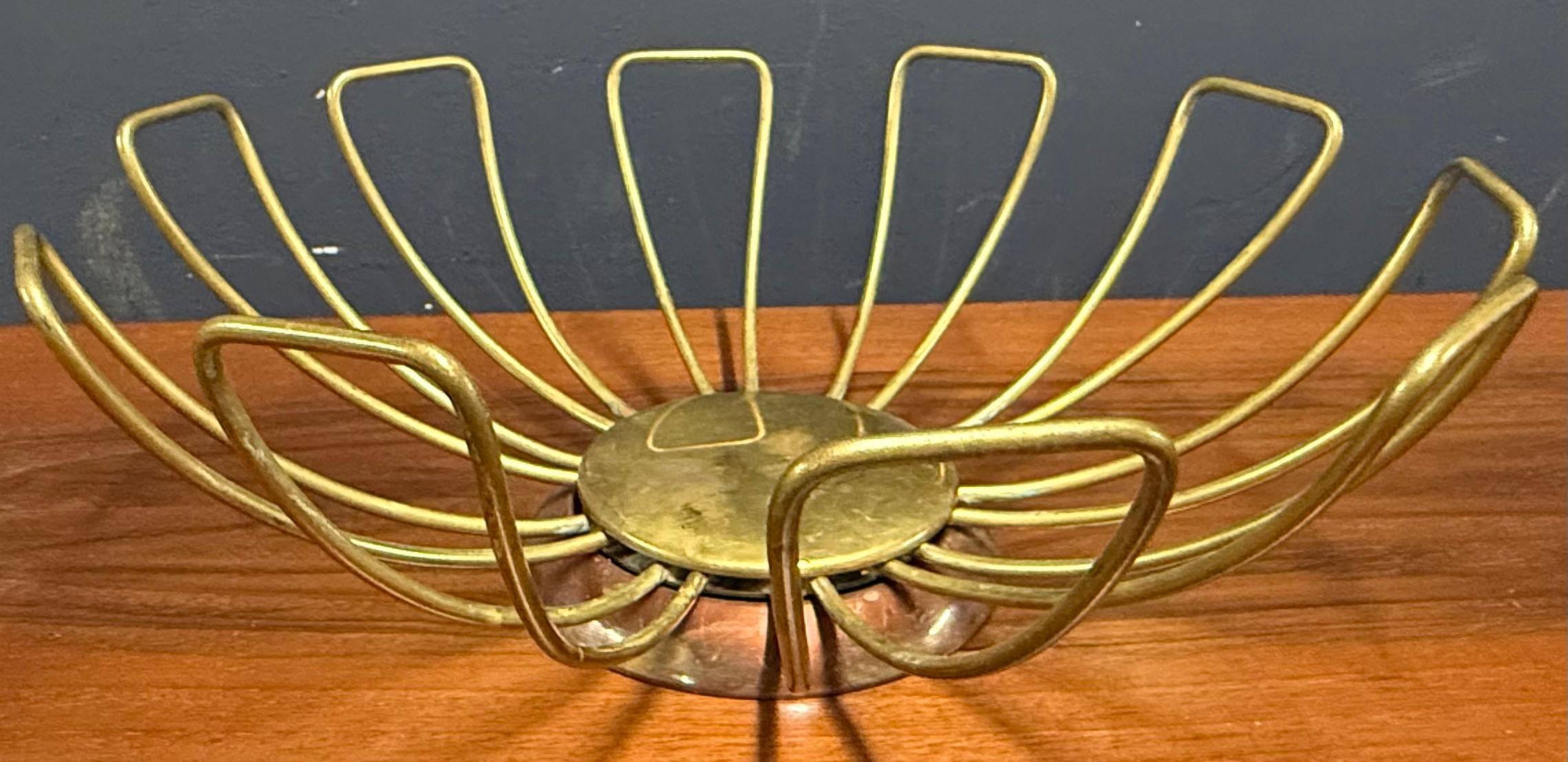 Ottone raro cesto di frutta modernista austriaco di erwin kolbenheyer in vendita