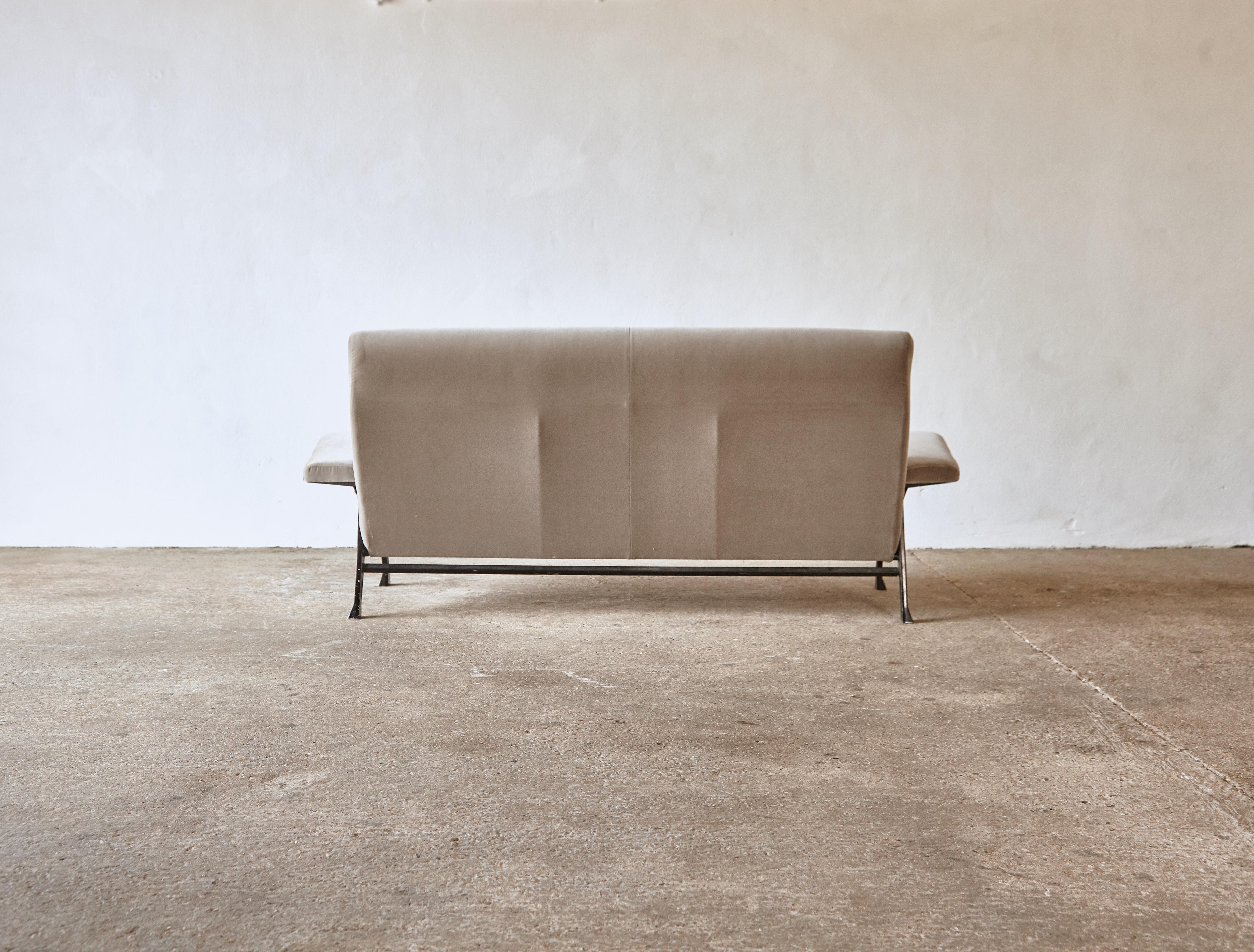 20th Century Rare Authentic 1950s Roberto Menghi Sofa, Arflex, Italy, Newly Upholstered