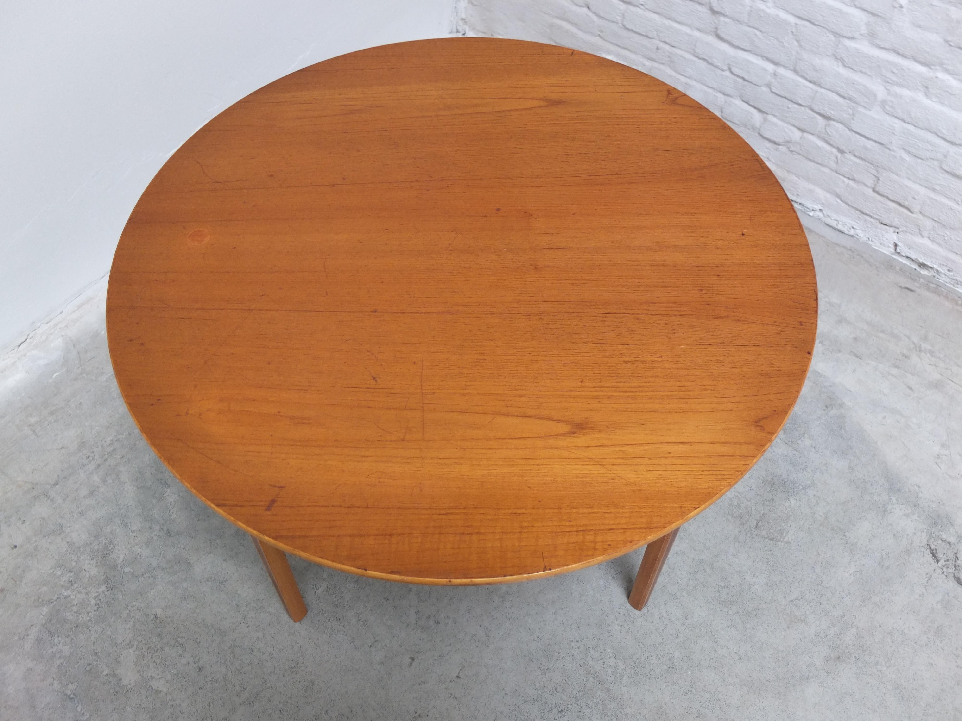 Rare 'AX' Coffee Table by Peter Hvidt & Orla Mølgaard for Fritz Hansen, 1951 For Sale 6