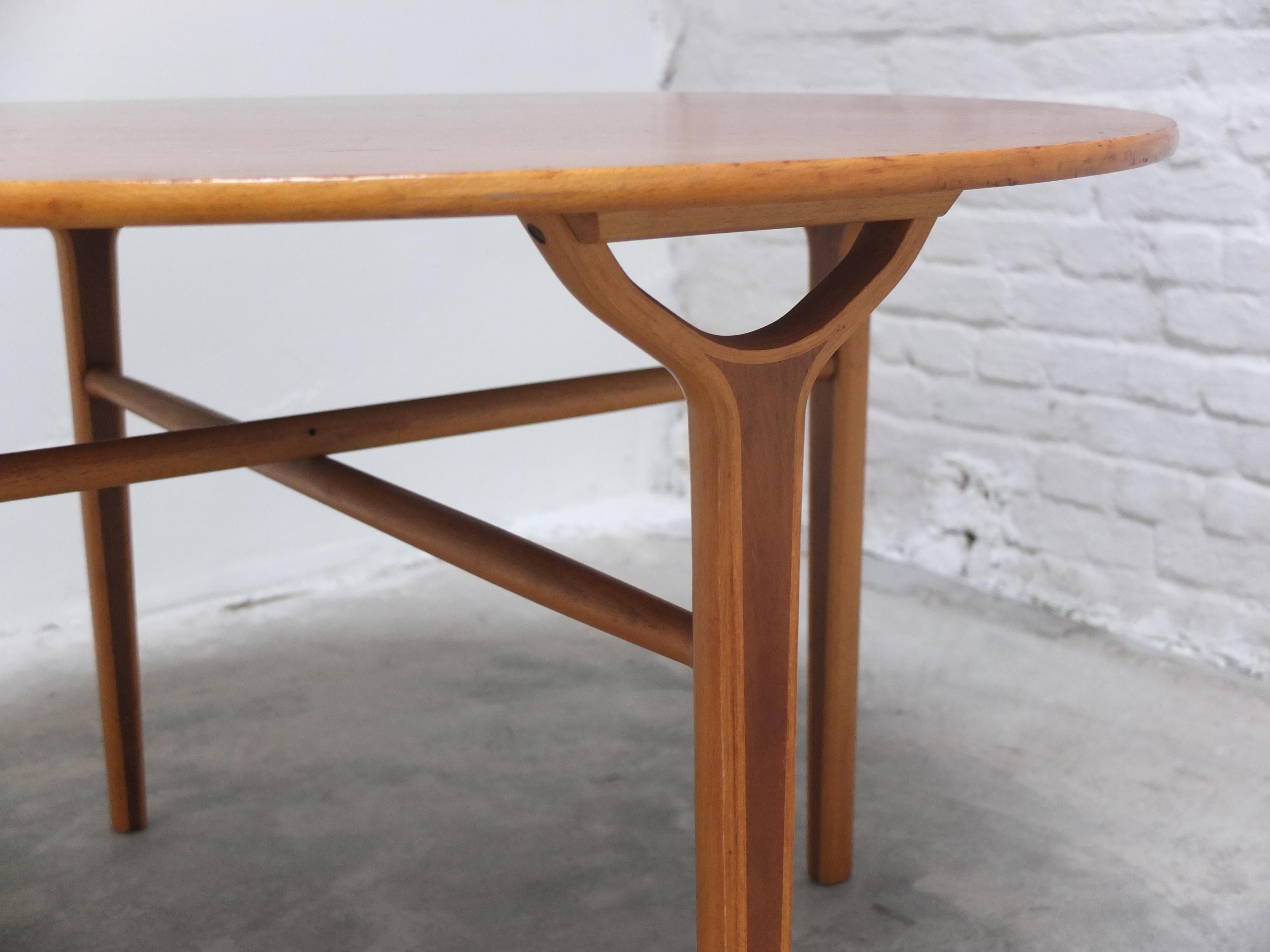 20th Century Rare 'AX' Coffee Table by Peter Hvidt & Orla Mølgaard for Fritz Hansen, 1951 For Sale