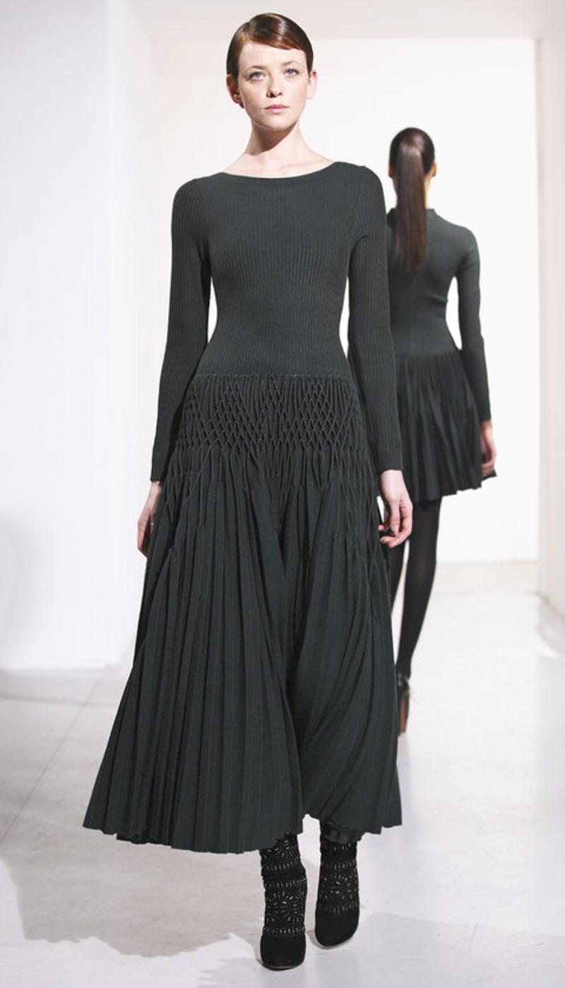 Femenino o masculino raro AZZEDINE ALAIA vestido negro plisado a mano 