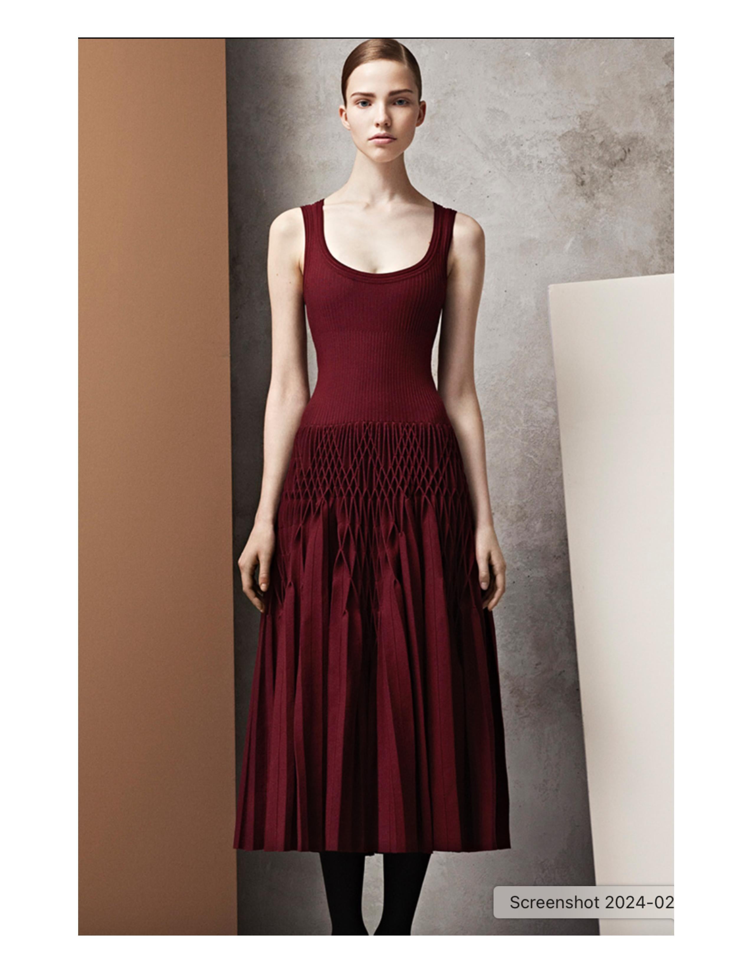 raro AZZEDINE ALAIA vestido negro plisado a mano 