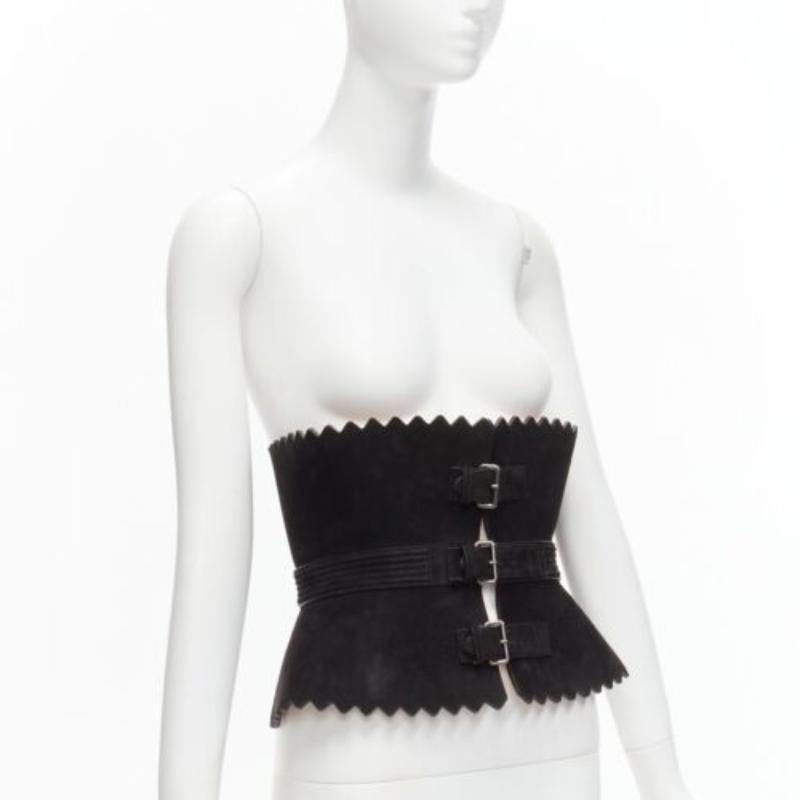 Nero raro AZZEDINE ALAIA in pelle scamosciata nera, cintura a smerlo larga e dichiarata 70cm in vendita