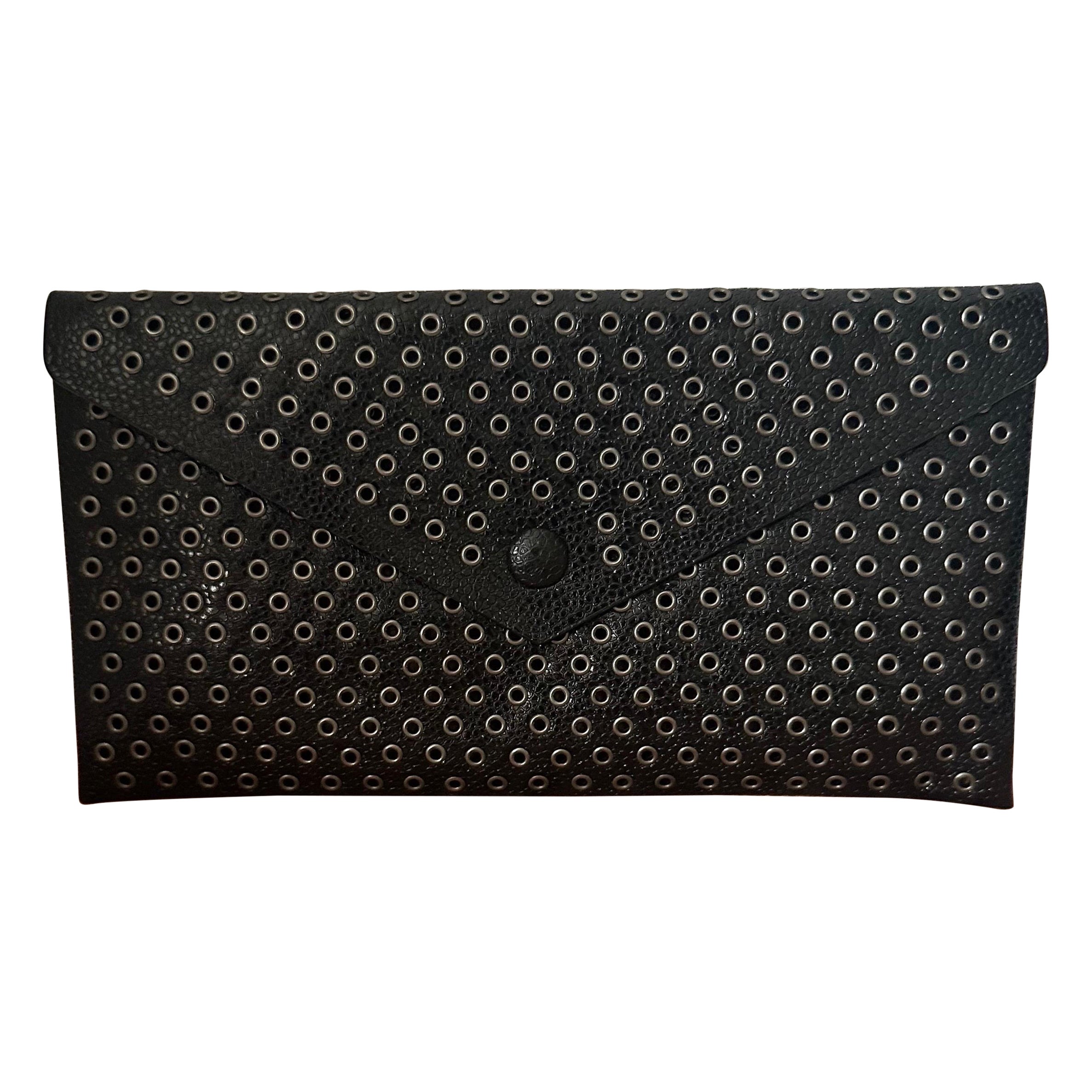 seltene Azzedine Alaïa Nieten Leder Umschlag Pochette Clutch NWOT Authentic im Angebot