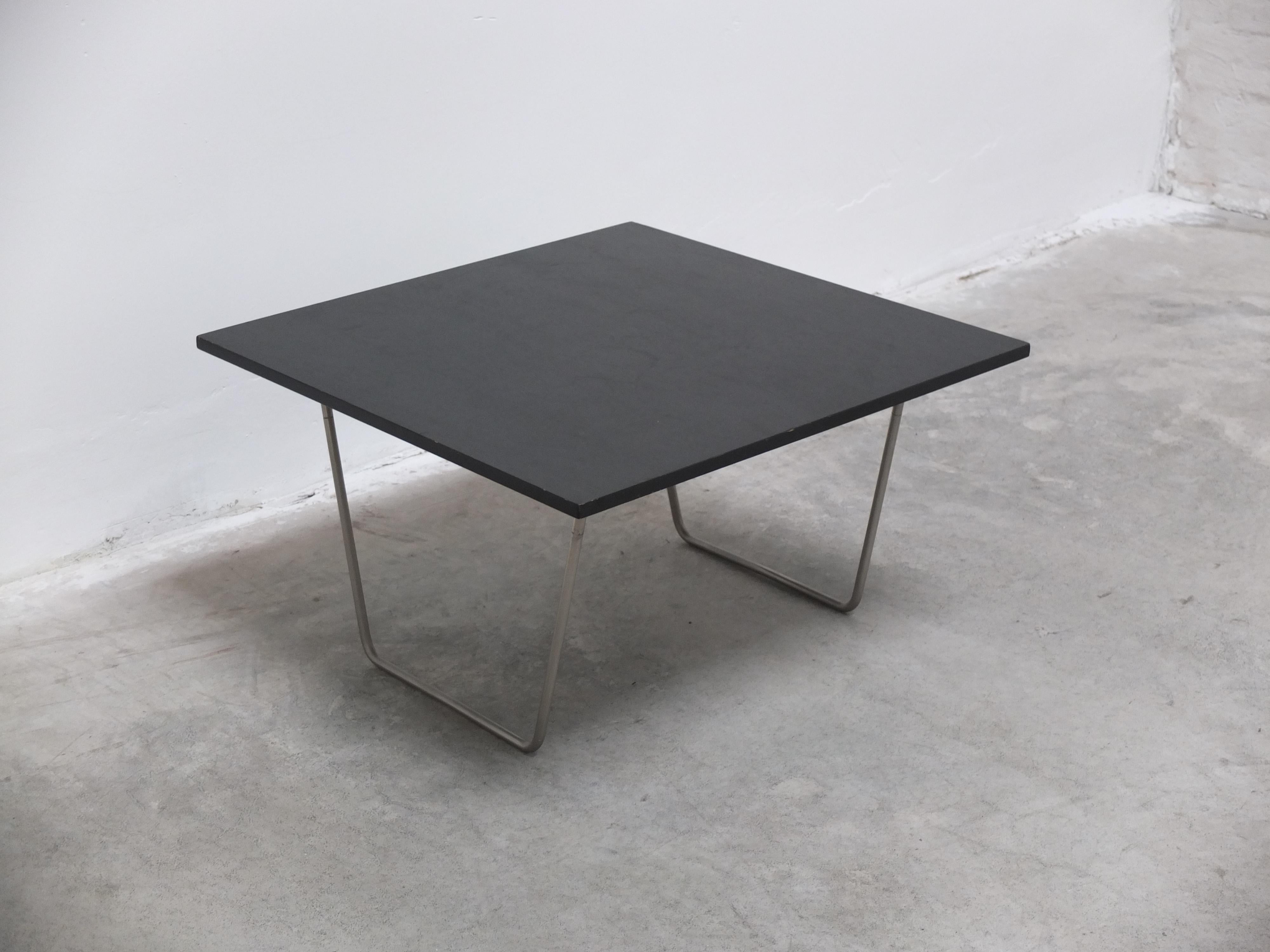Danish Rare 'Bachelor' Coffee Table by Verner Panton for Fritz Hansen, 1953 For Sale