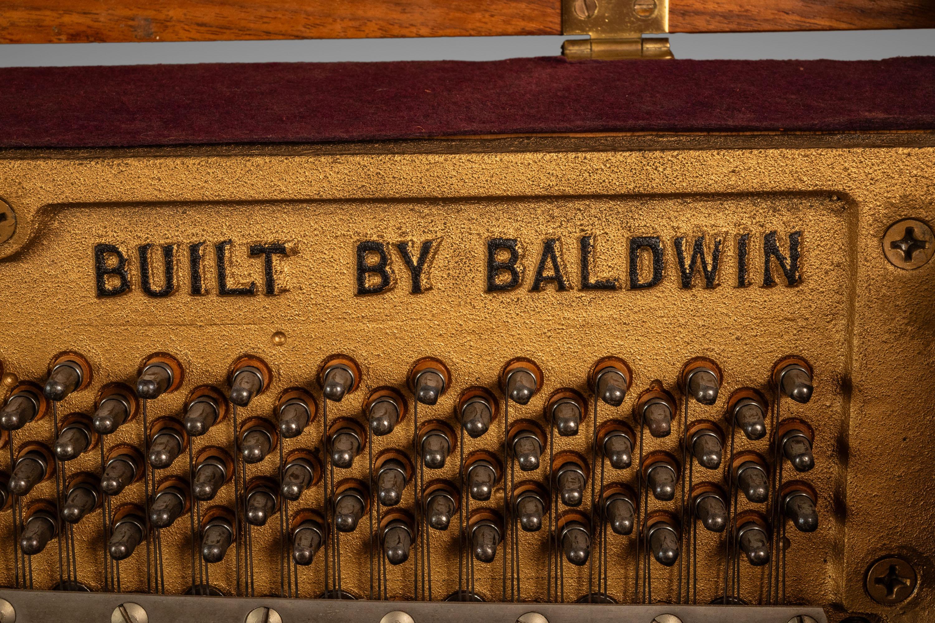 Rare Baldwin Acrosonic Spinet Piano in Walnut, Brass & Cane, USA, c. 1960s en vente 12