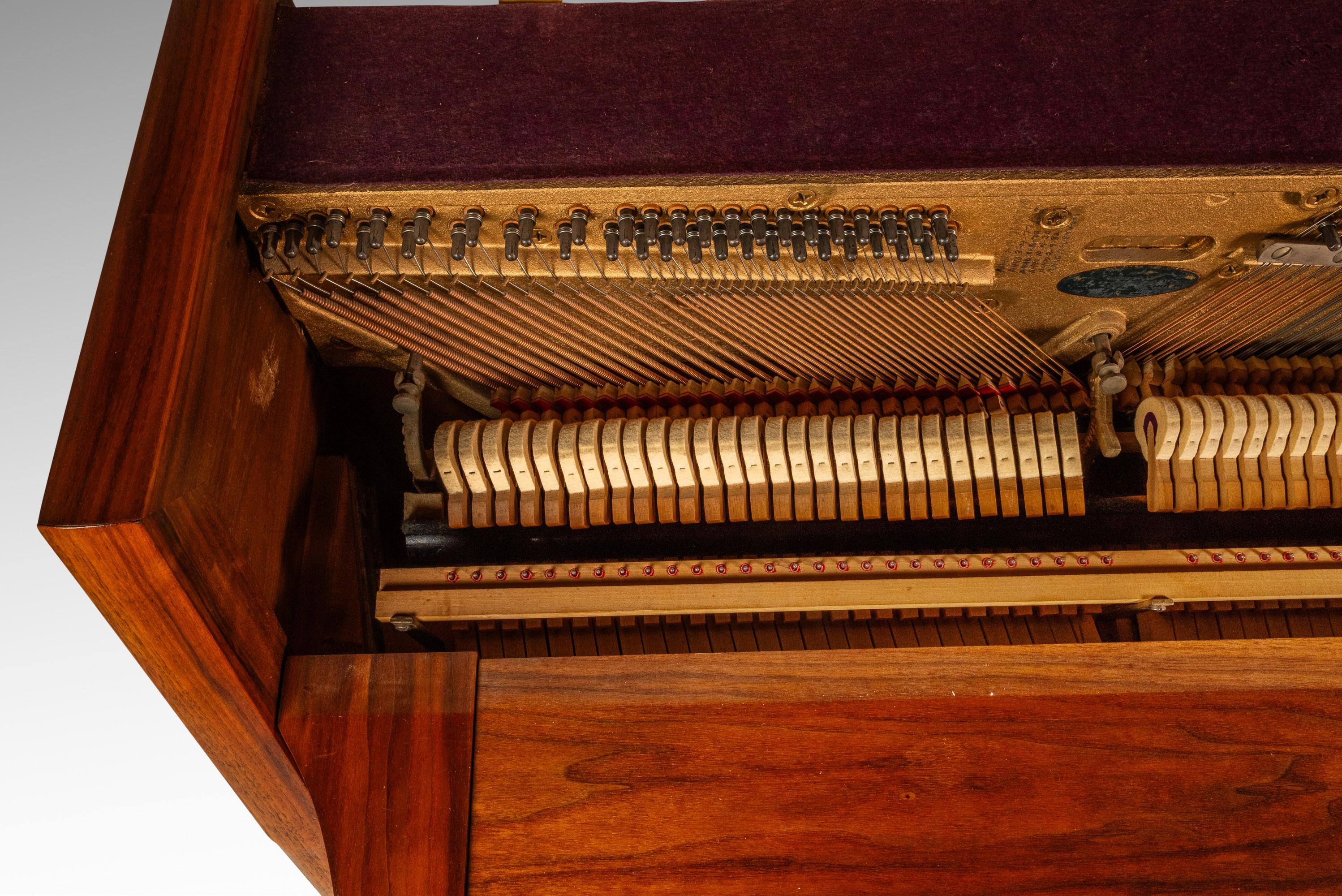 Rare Baldwin Acrosonic Spinet Piano in Walnut, Brass & Cane, USA, c. 1960s en vente 6