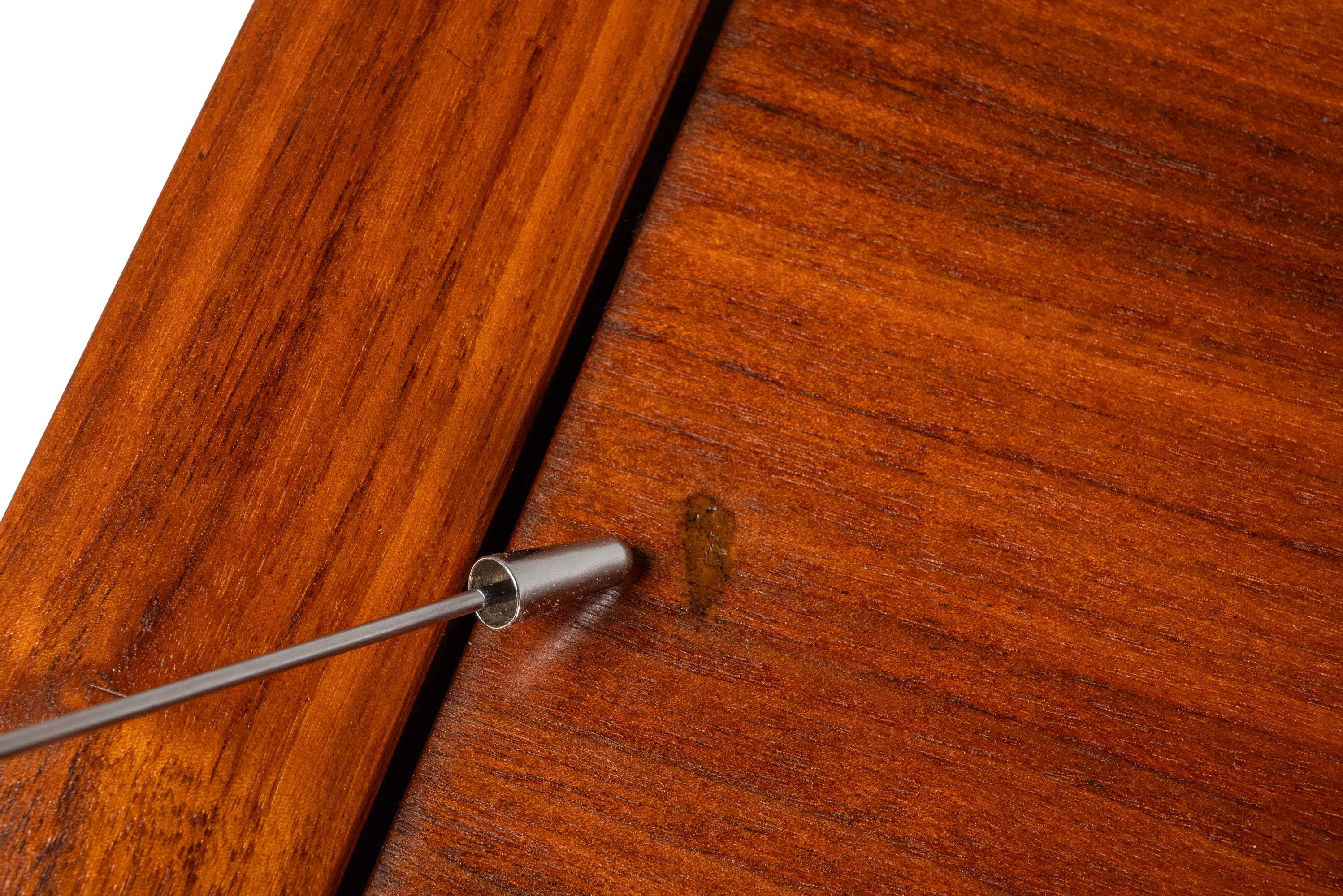 Rare Baldwin Acrosonic Spinet Piano in Walnut, Brass & Cane, USA, c. 1960s en vente 10