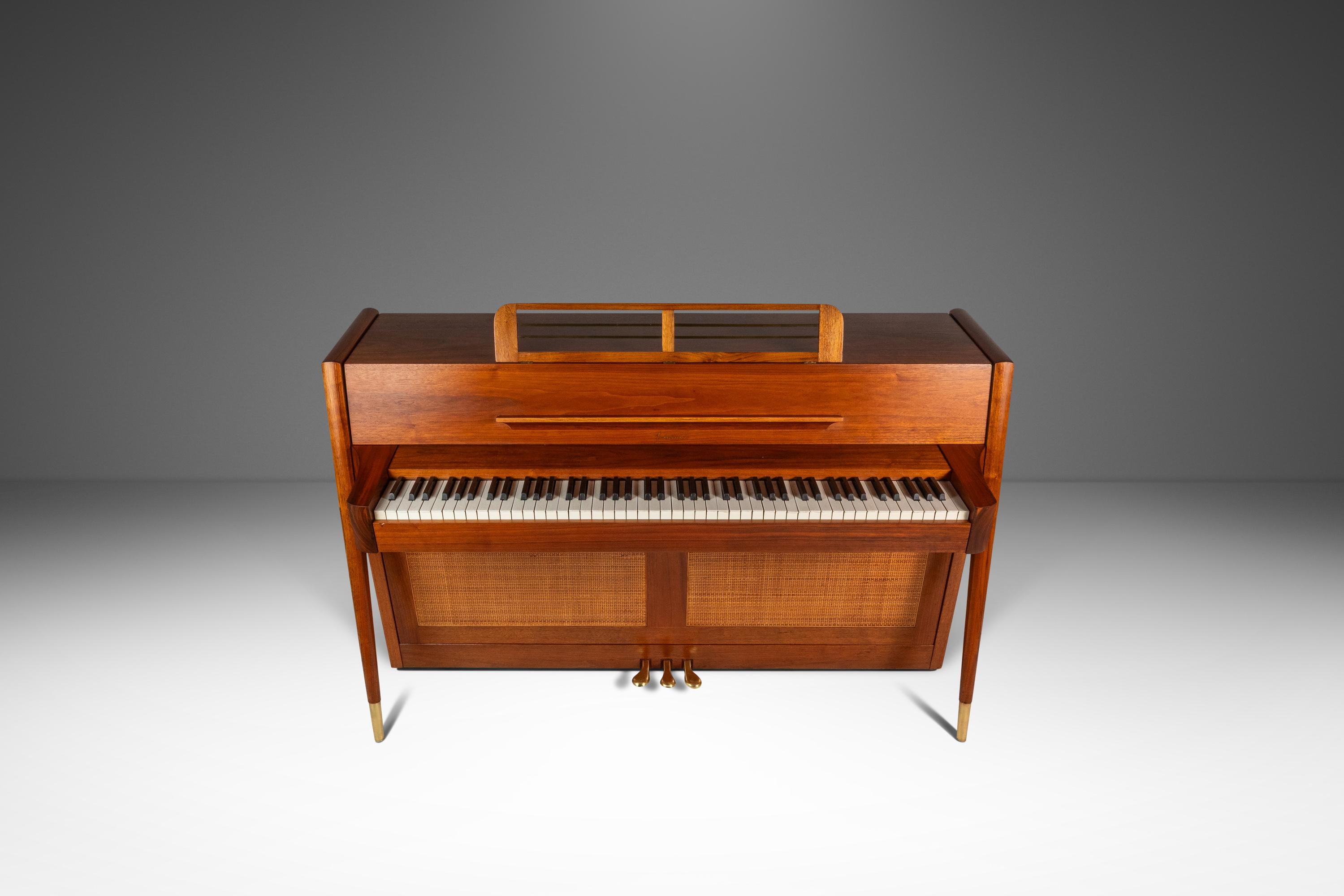 Américain Rare Baldwin Acrosonic Spinet Piano in Walnut, Brass & Cane, USA, c. 1960s en vente