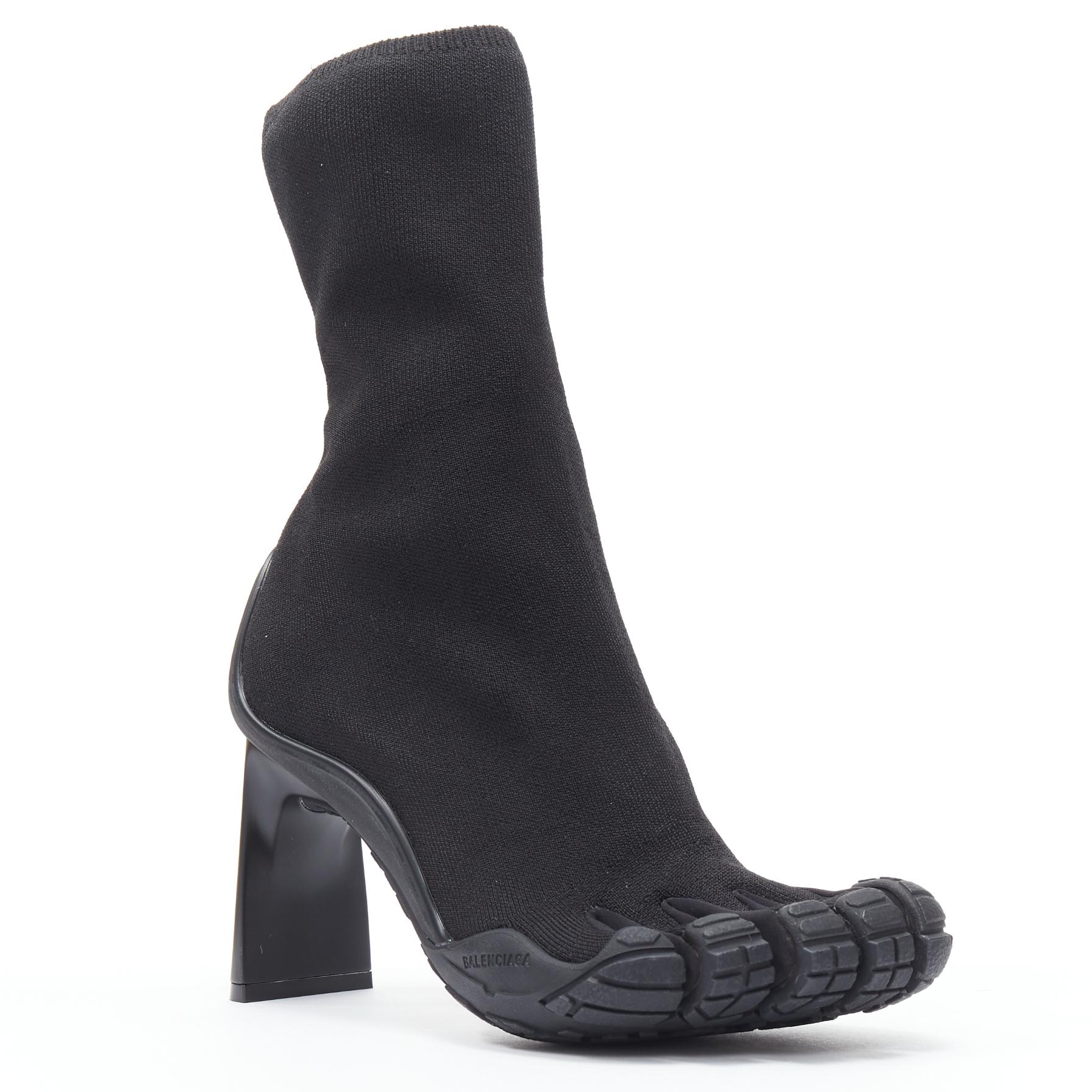 rare BALENCIAGA 2020 Runway 5 Toe Tabi Ninja Vibram sock boots EU37
Reference: TGAS/D01029
Brand: Balenciaga
Designer: Demna
Model: 5-Toe Vibram Sock Boot
Collection: Runway
Material: Fabric
Color: Black
Pattern: Solid
Closure: Stretchy
Extra