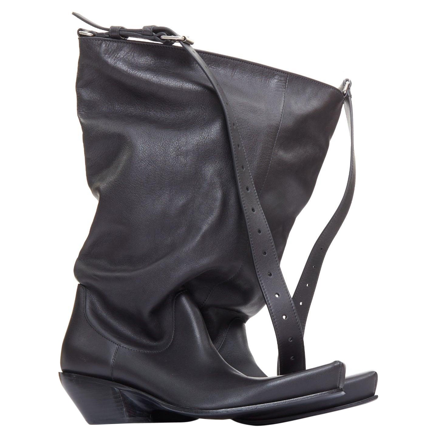 rara Balenciaga 2022 Runway Rodeo Double Boot BB logo borsa a tracolla a forma di stivale in vendita