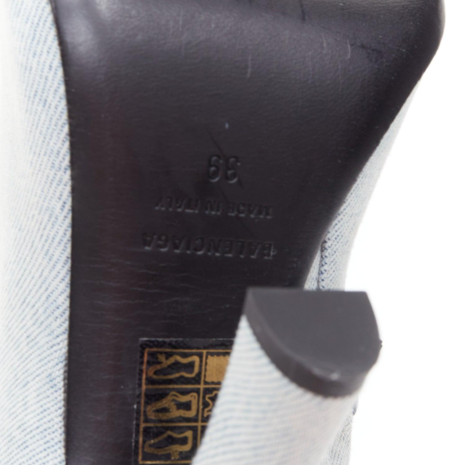 BALENCIAGA 2023 Bottes à talons hauts en denim Falkon avec rabat sur le genou EU39 en vente 5