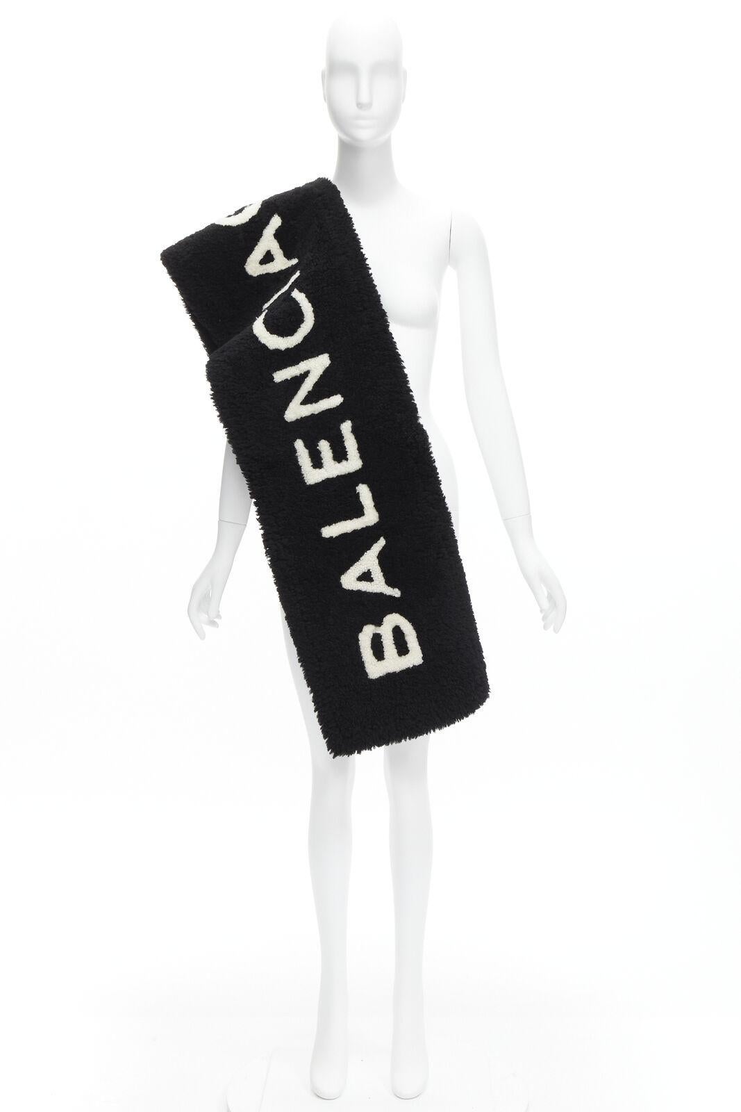 rare BALENCIAGA Demna 2016 Runway iconic B&W logo lambskin shearling fur scarf For Sale 4