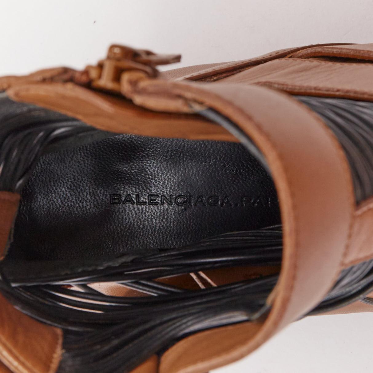 raro BALENCIAGA Nicolas Ghesquiere marrón negro hebilla alambrada botín EU37 en venta 5
