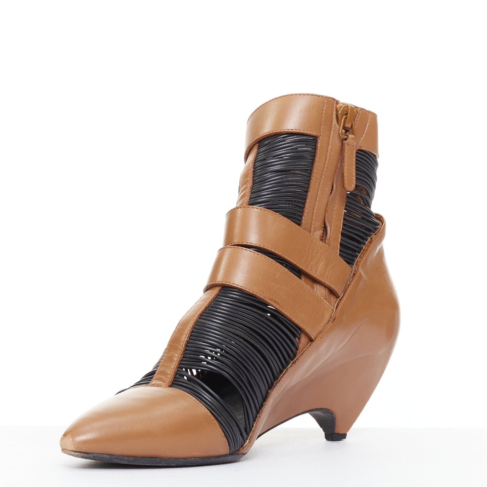 raro BALENCIAGA Nicolas Ghesquiere marrón negro hebilla alambrada botín EU37 en Bastante bueno estado para la venta en Hong Kong, NT