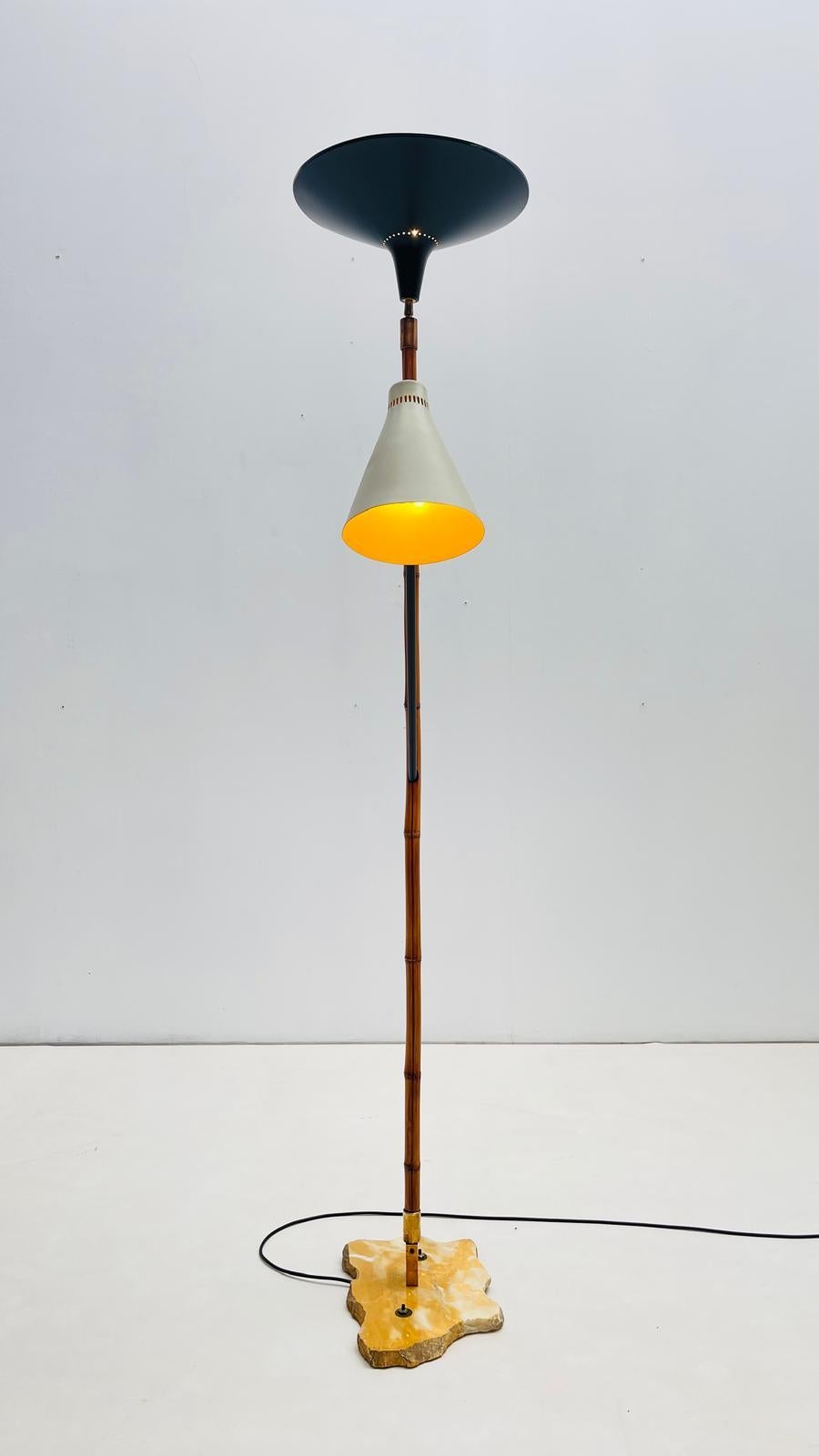 Rare bamboo stick pelikan - floor lamp In Good Condition For Sale In Brussels, BE