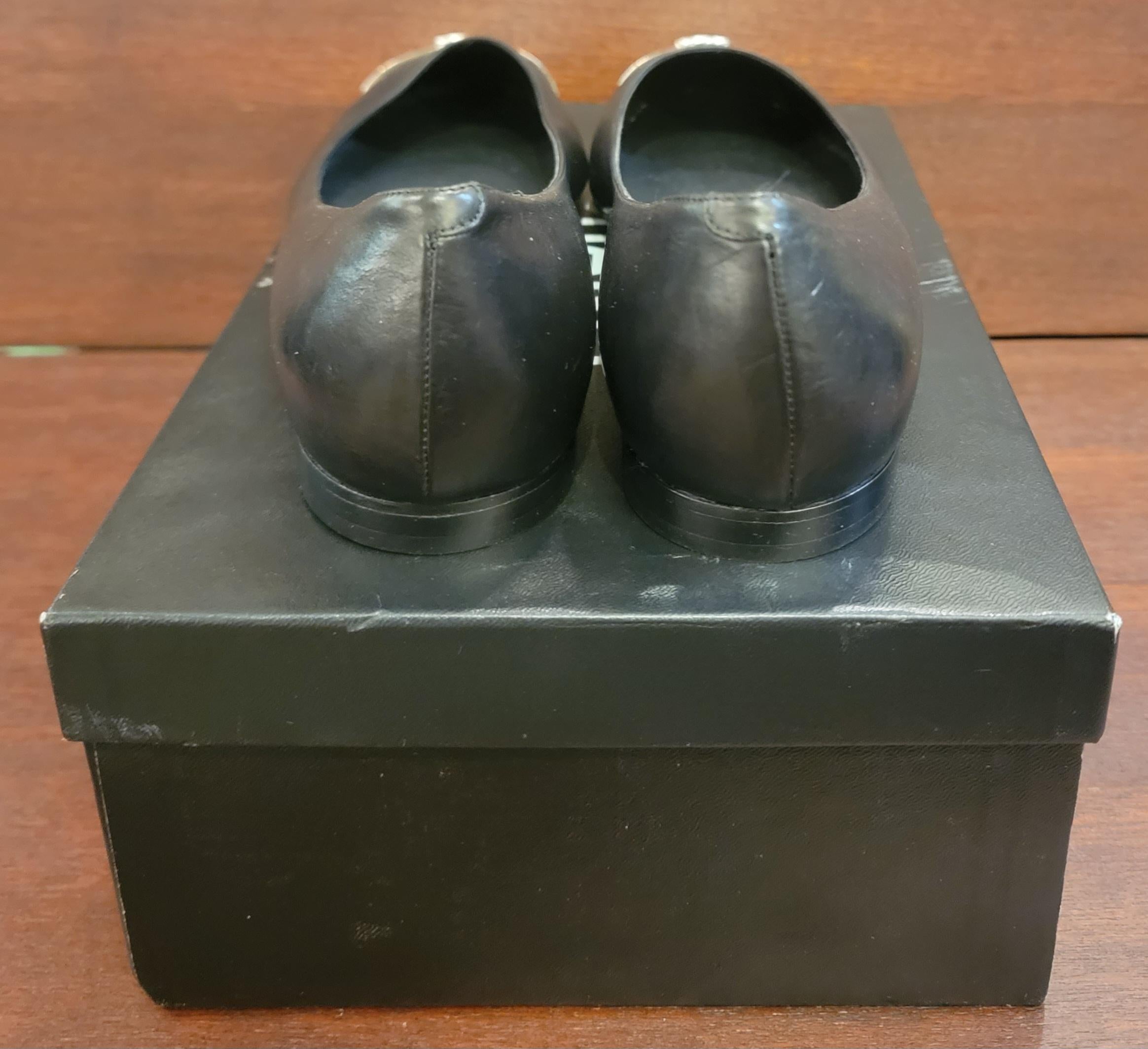 Chaussures de ballerines Barnd rares avec détails chromés CC en vente 5