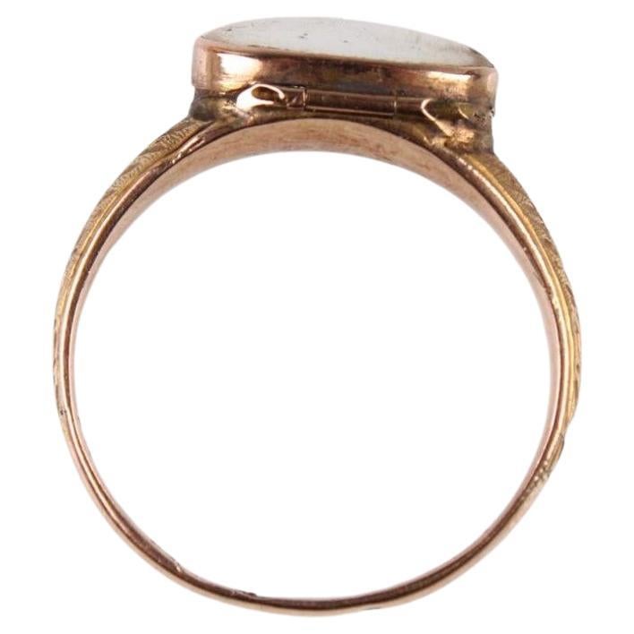 Rare Baroque 17th Century Gold & Rock Crystal Devotional Reliquary Ring For Sale 1