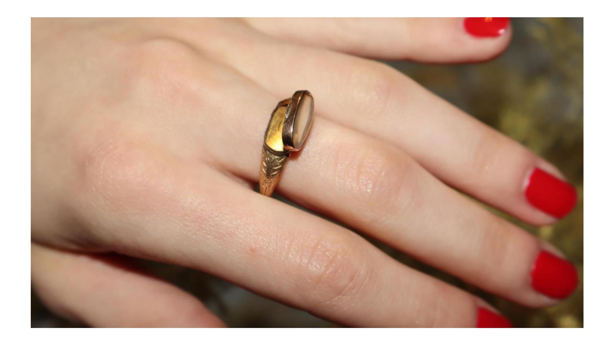 Rare Baroque 17th Century Gold & Rock Crystal Devotional Reliquary Ring For Sale 2