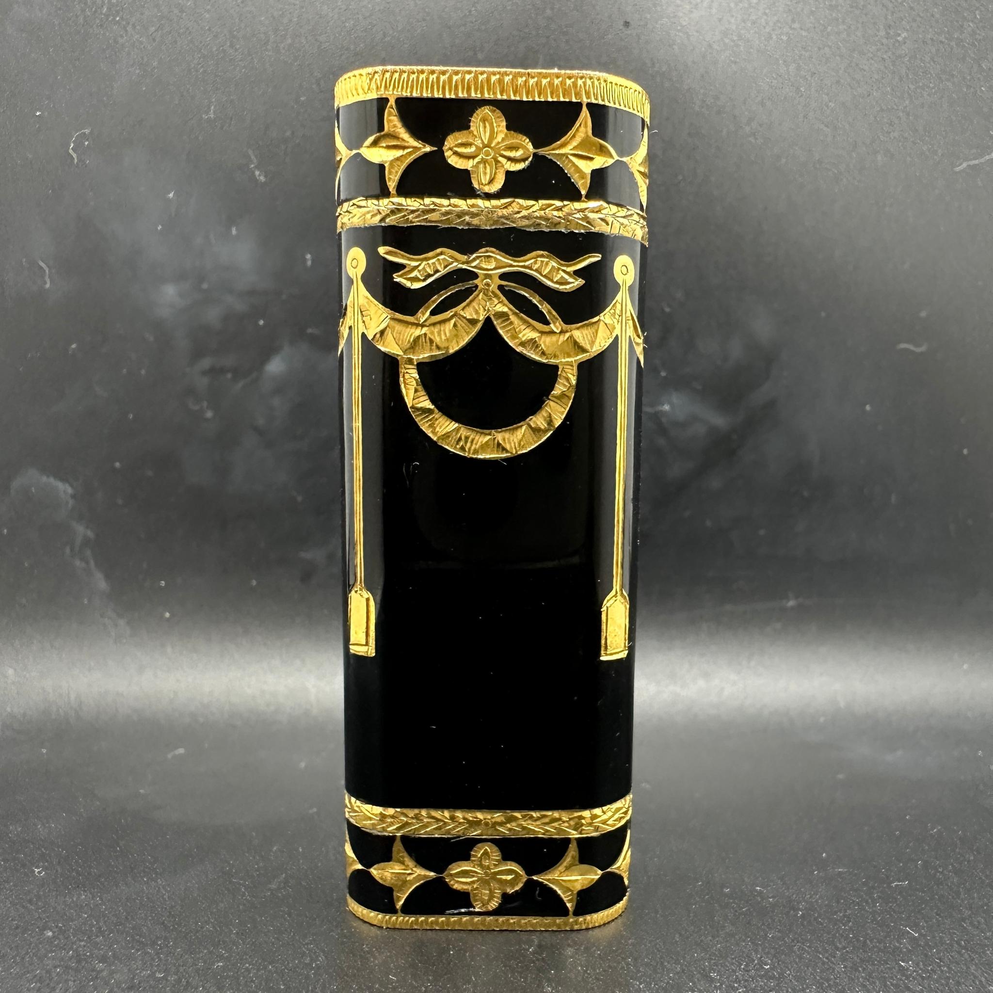 Women's or Men's Rare Baroque Le Must De Cartier “Royking” 18 K Gold Inlay & Black Lacquer