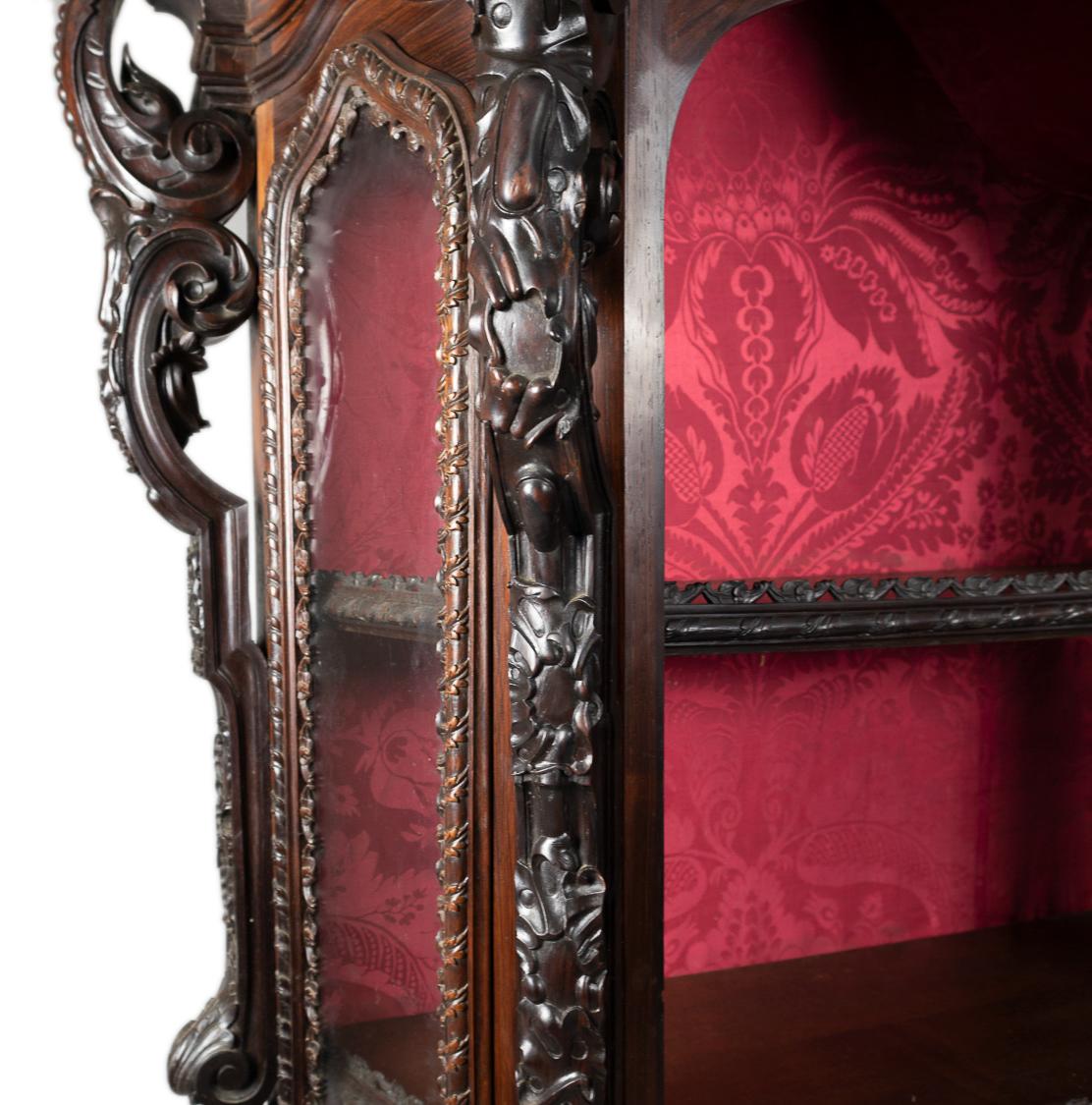 Rare Baroque Showcase with podium, 18th Century For Sale 3