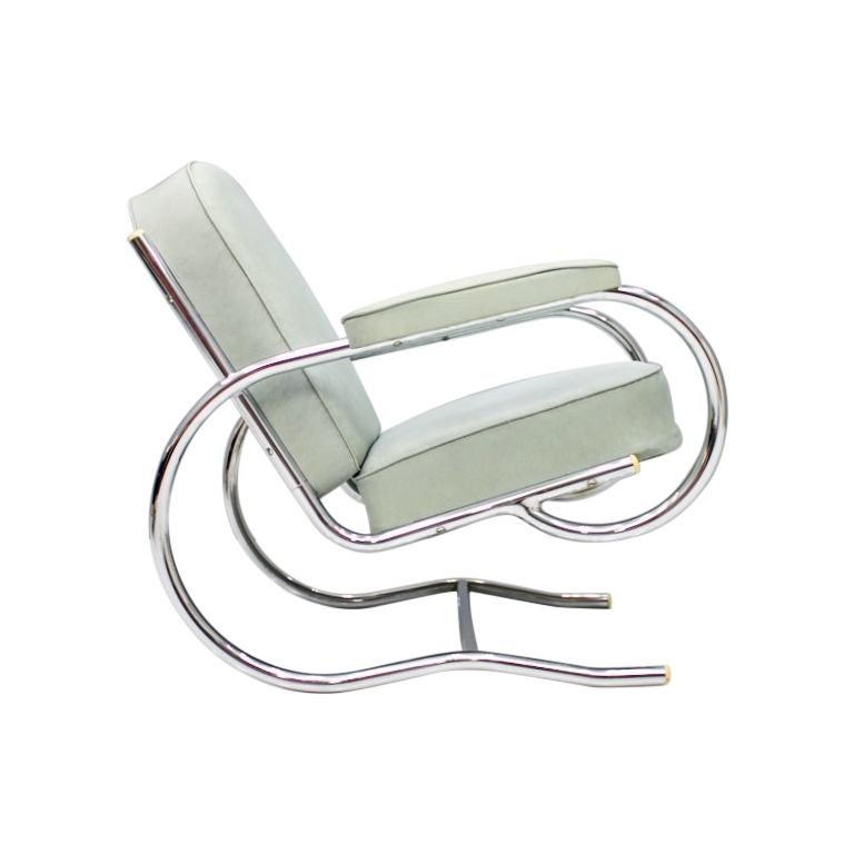 Rare lounge chair by Batistin Spade in steel tube, chrome and plastic covers.
Good condition with some stains on the covers.







  