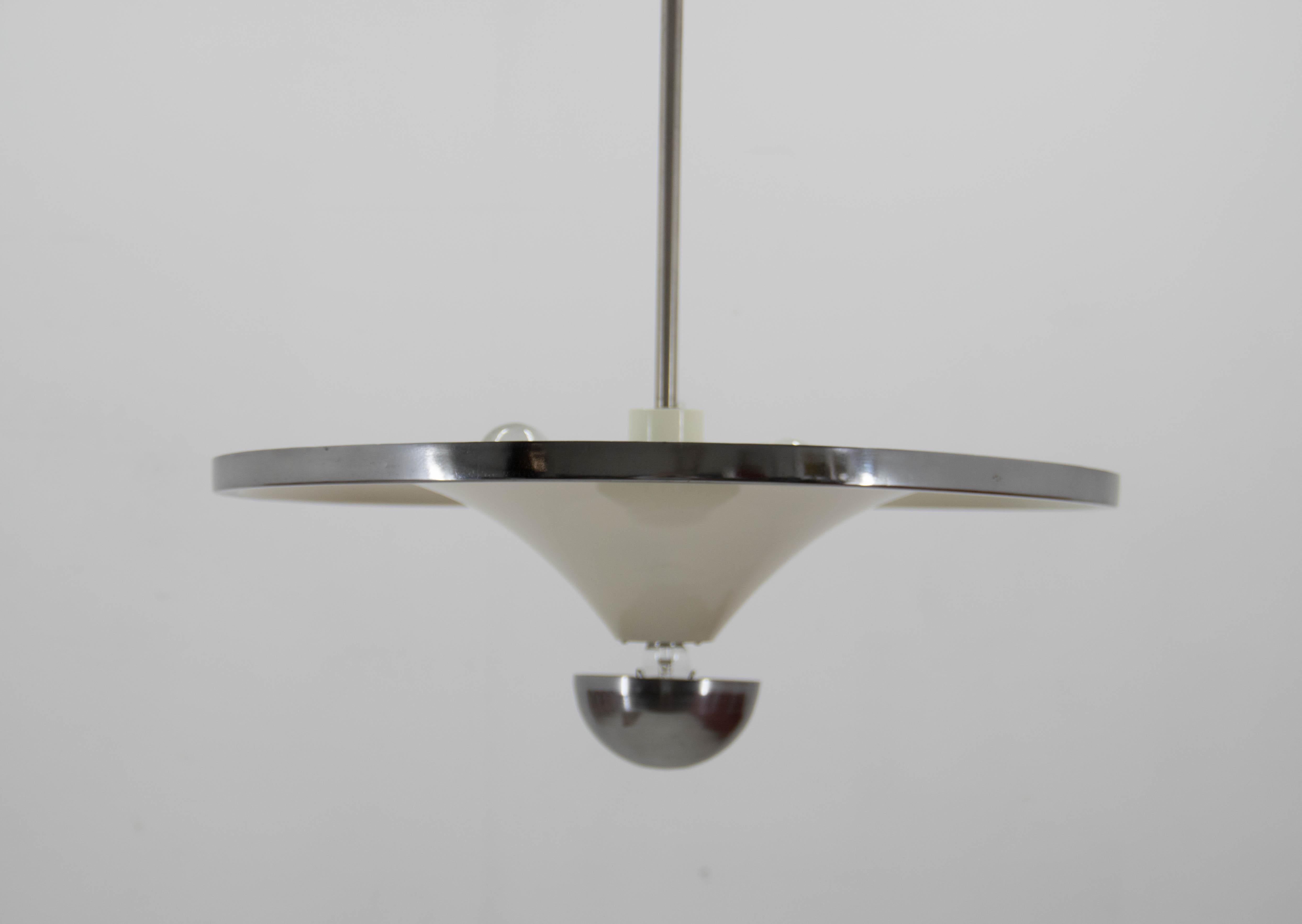 Rare Bauhaus Chandelier with Indirect Light by IAS, 1920s In Good Condition For Sale In Praha, CZ