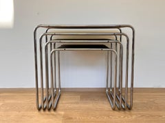 Rari tavolini da nido B9 di Bauhaus in cromo, licenza Marcel Breuer/ Thonet