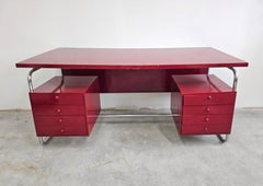 Seltener Bauhaus-Schreibtisch mit röhrenförmigem Rahmen und 8 Schubladen im Stil von Marcel Breuer