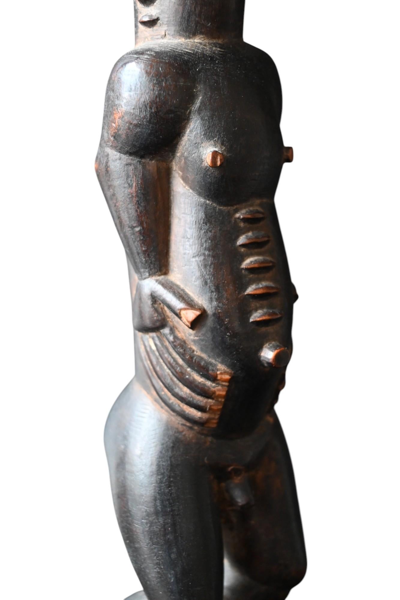Seltene männliche Baule-Geistfigur (Blolo Bian) - frühes 20. Jahrhundert (Stammeskunst) im Angebot