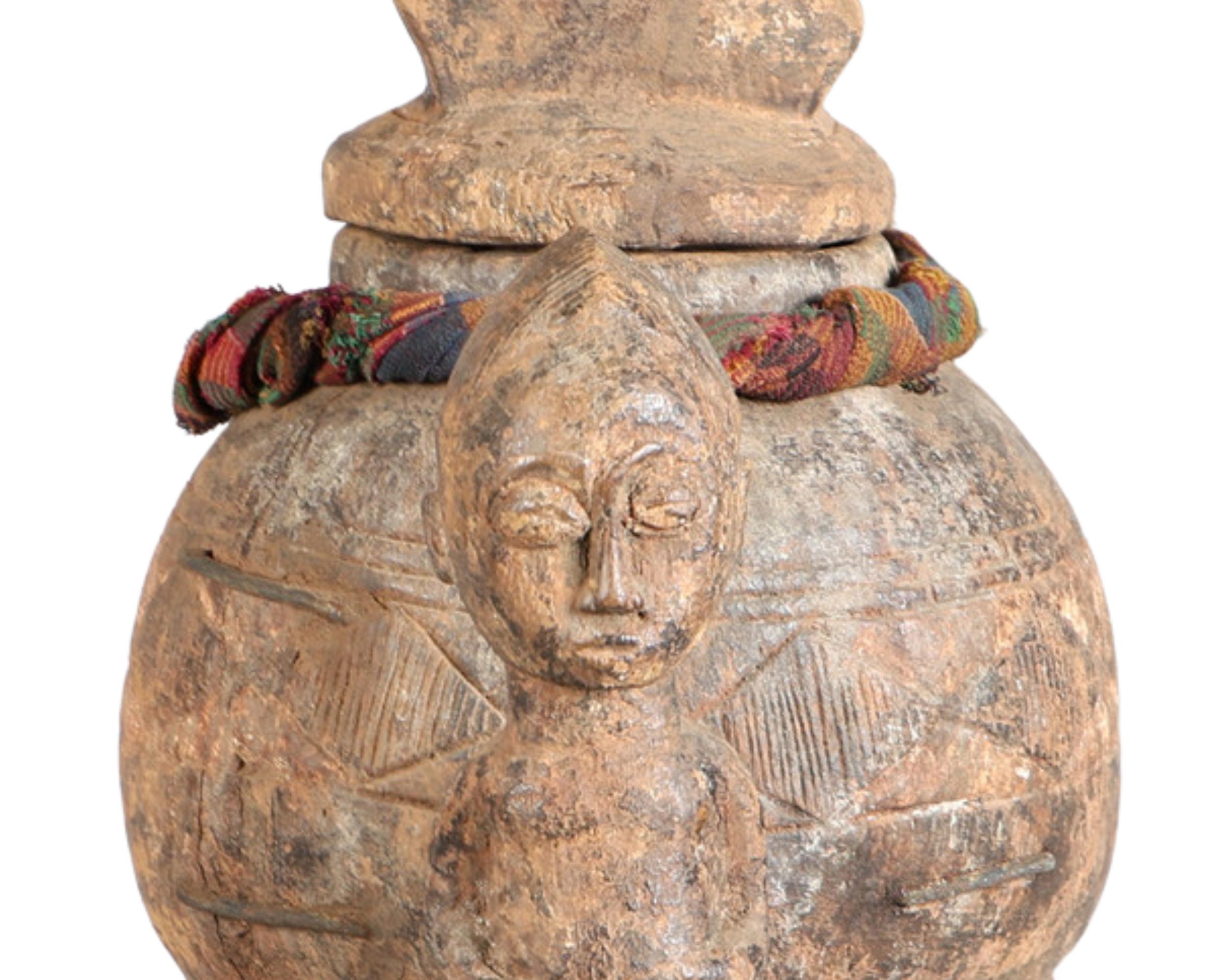 Rare Baule Mouse Oracle Box (Gnamien Kpan) Ivory Coast, Mid-20th Century Carving For Sale 2