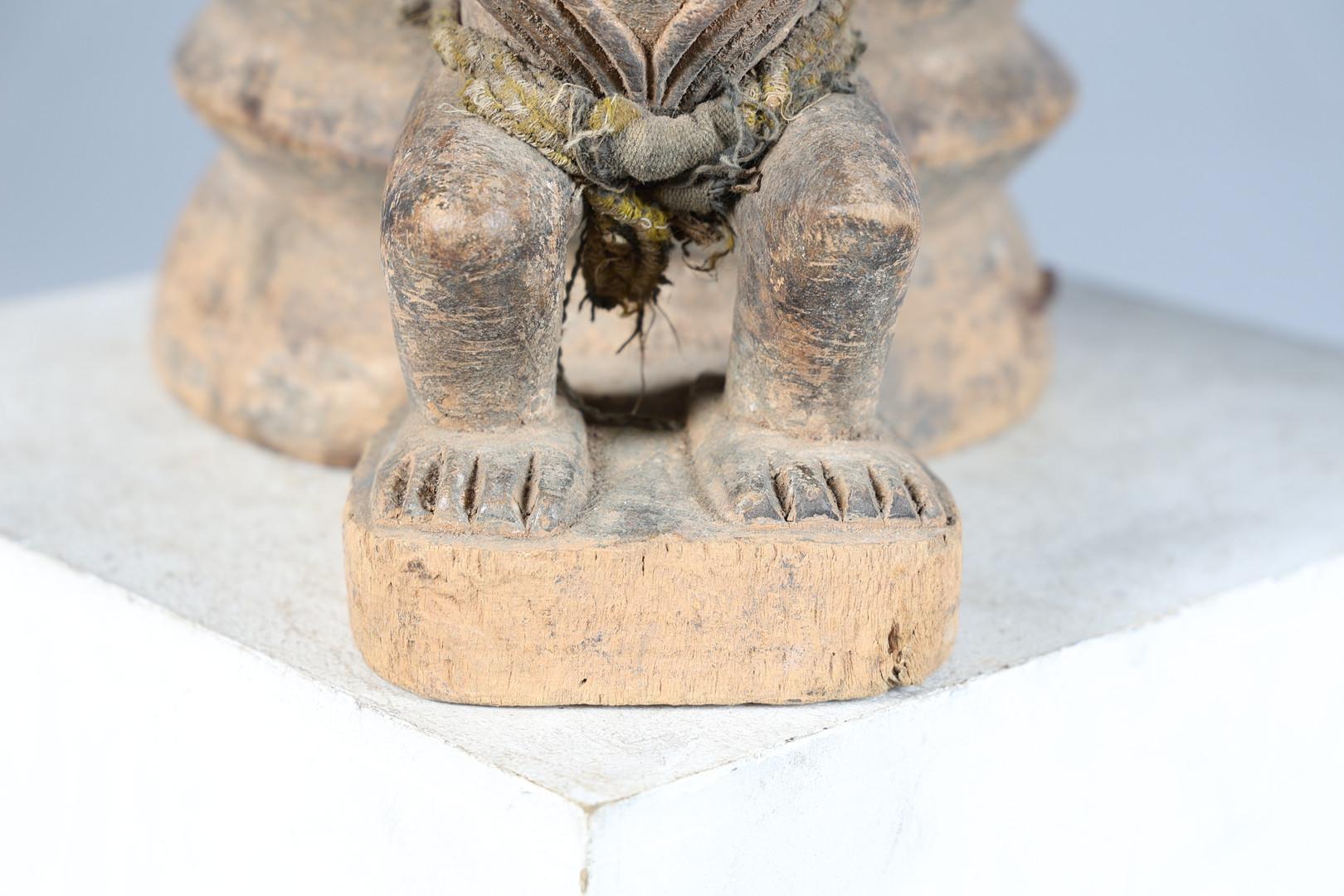 Brossé Rare boîte à oracle pour souris baoulé (Gnamien Kpan) Côte d'Ivoire, milieu du 20e siècle en vente
