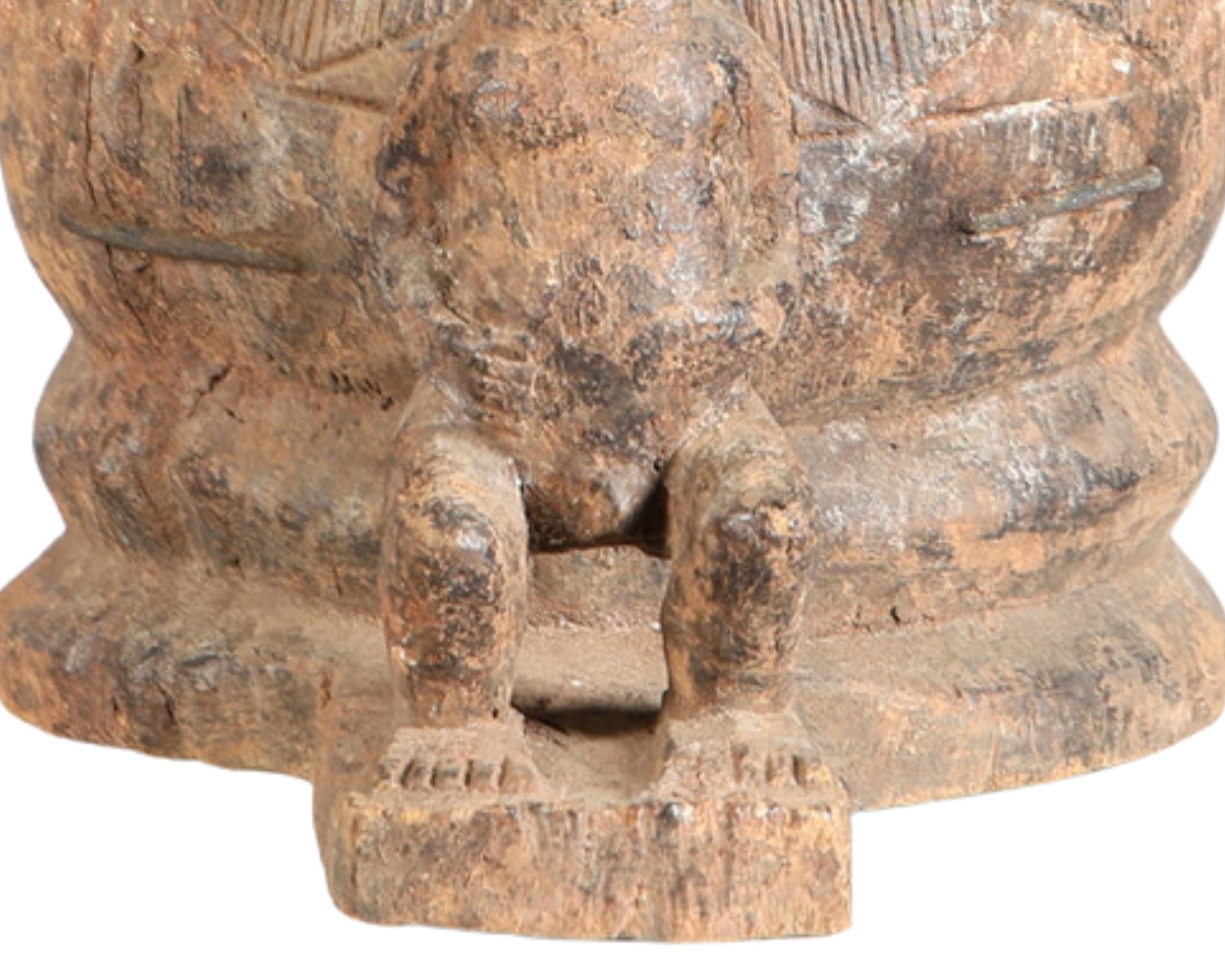 Fabric Rare Baule Mouse Oracle Box (Gnamien Kpan) Ivory Coast, Mid-20th Century Carving For Sale