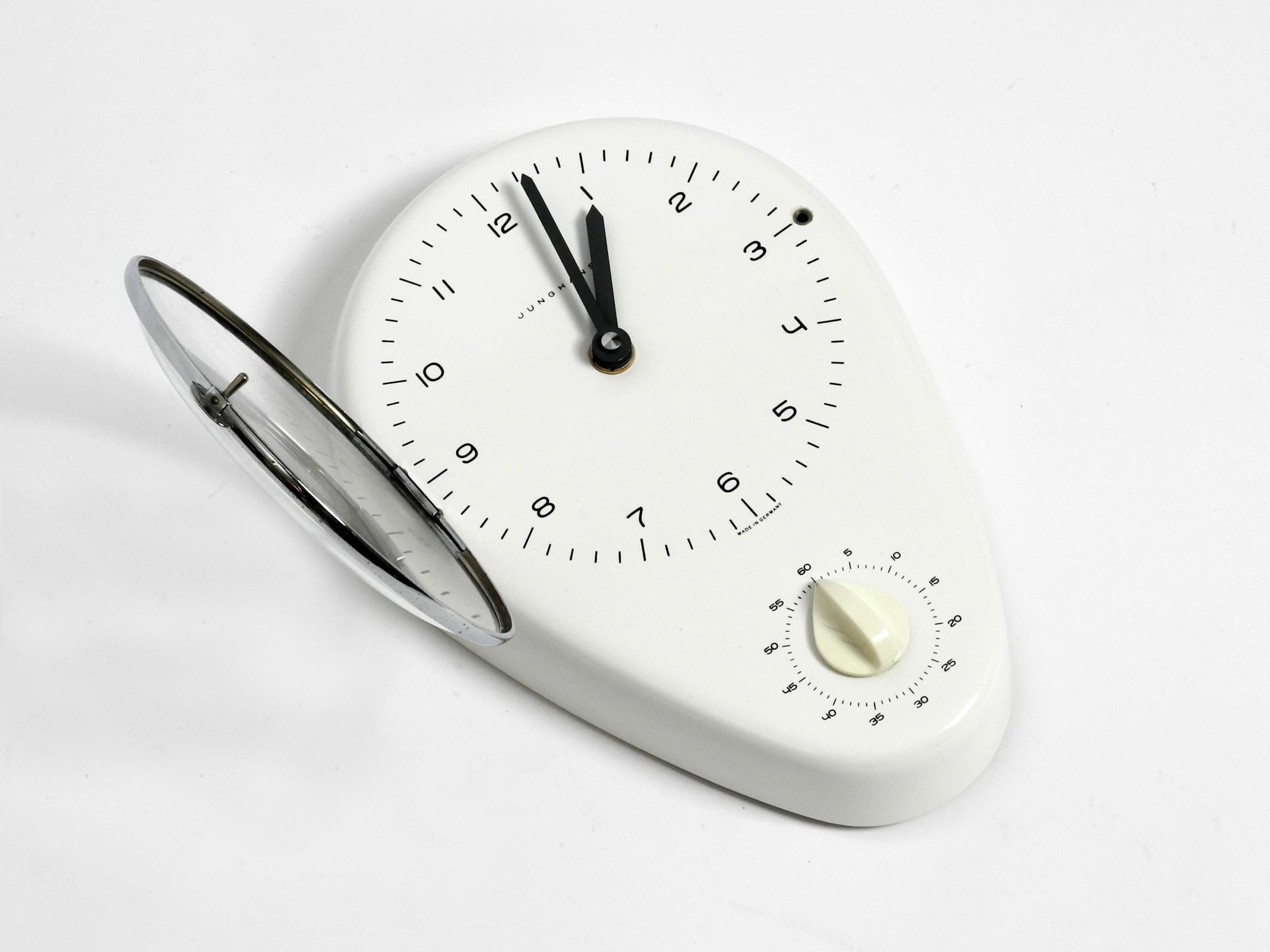 Rare, beautiful battery-operated Mid Century wall clock by Max Bill for Junghans 5
