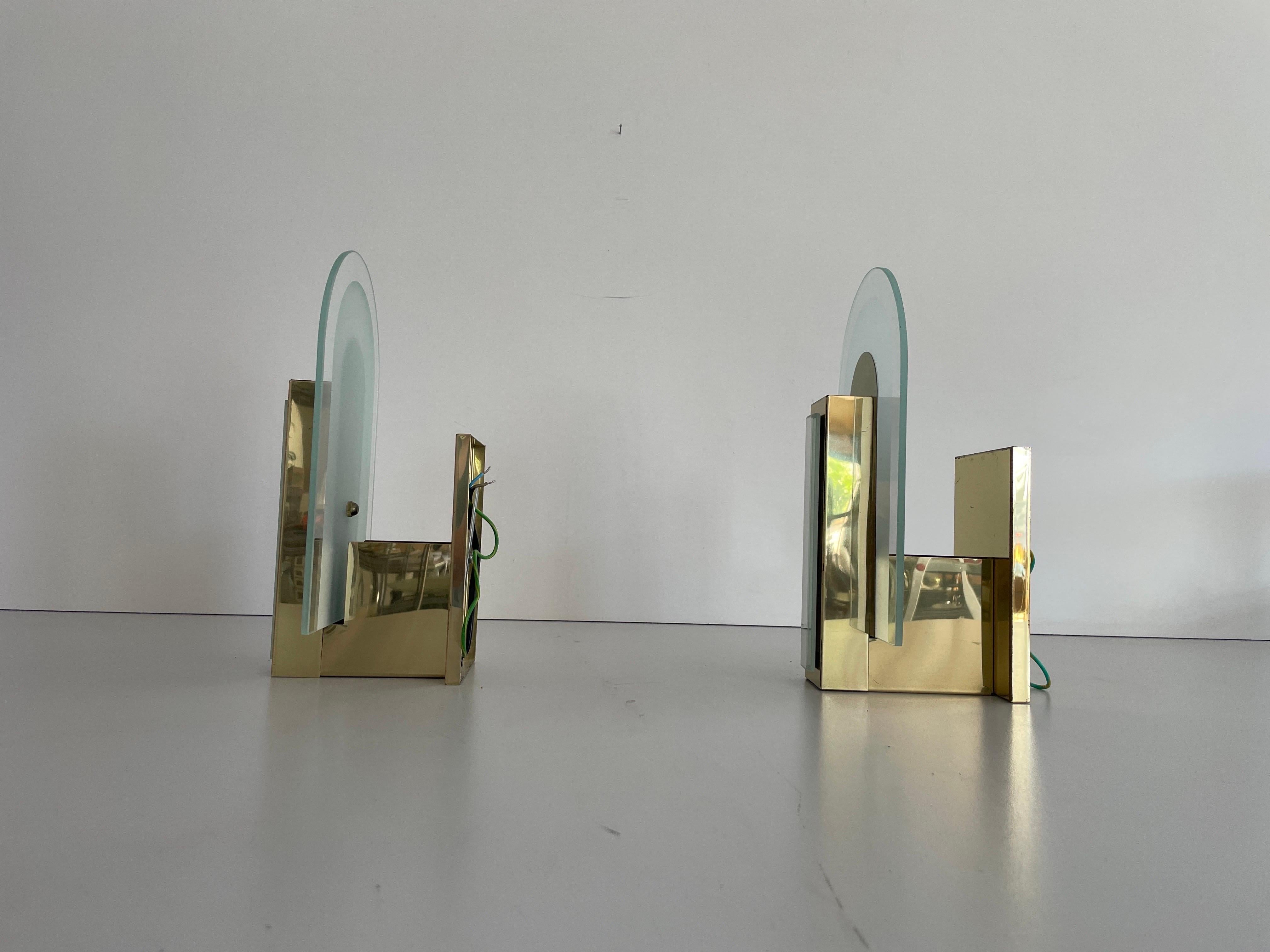 Seltene schöne Metall & Glas Paar Wandleuchter, 1970er, Deutschland (Ende des 20. Jahrhunderts) im Angebot