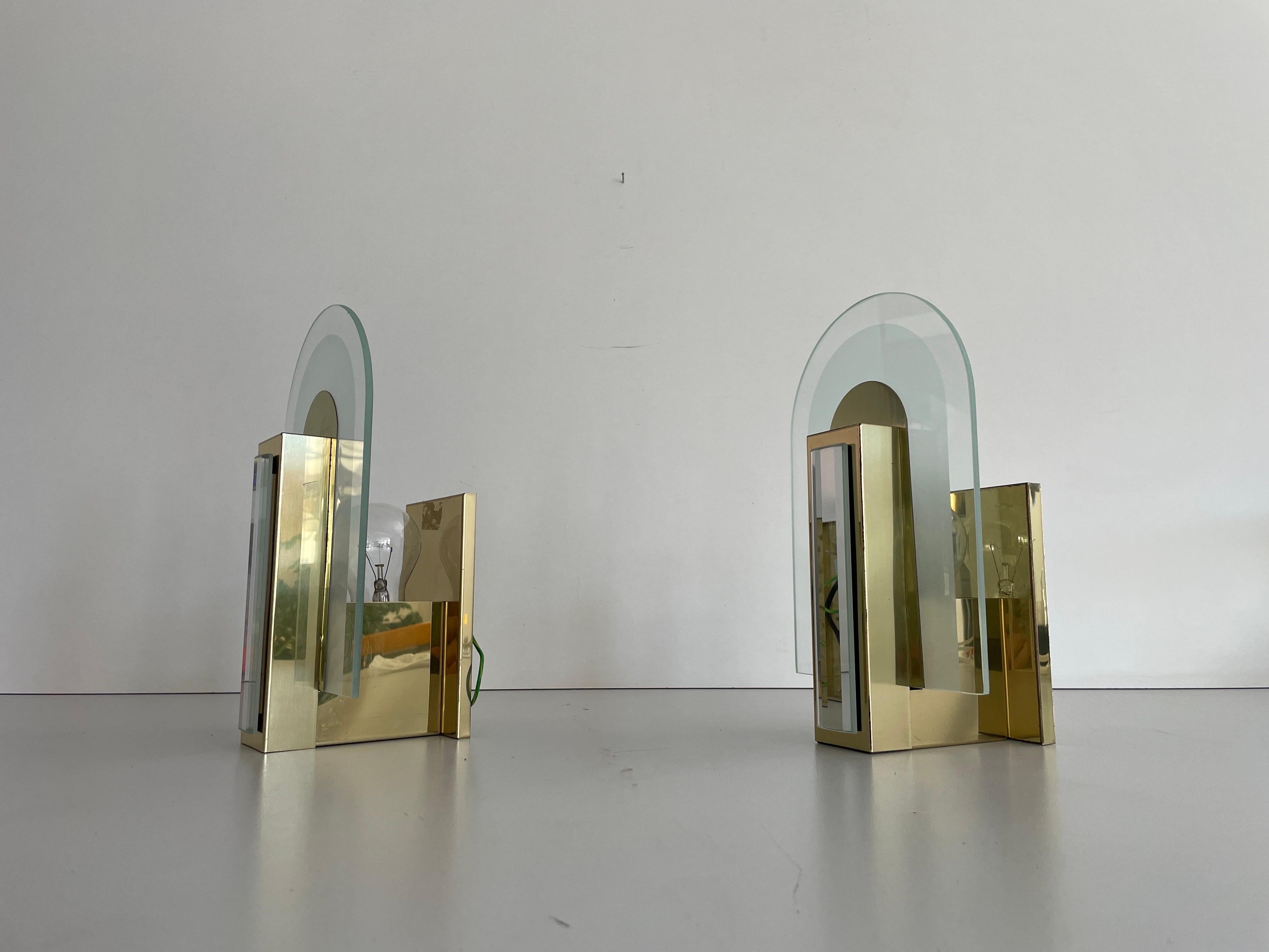 Seltene schöne Metall & Glas Paar Wandleuchter, 1970er, Deutschland im Angebot 1