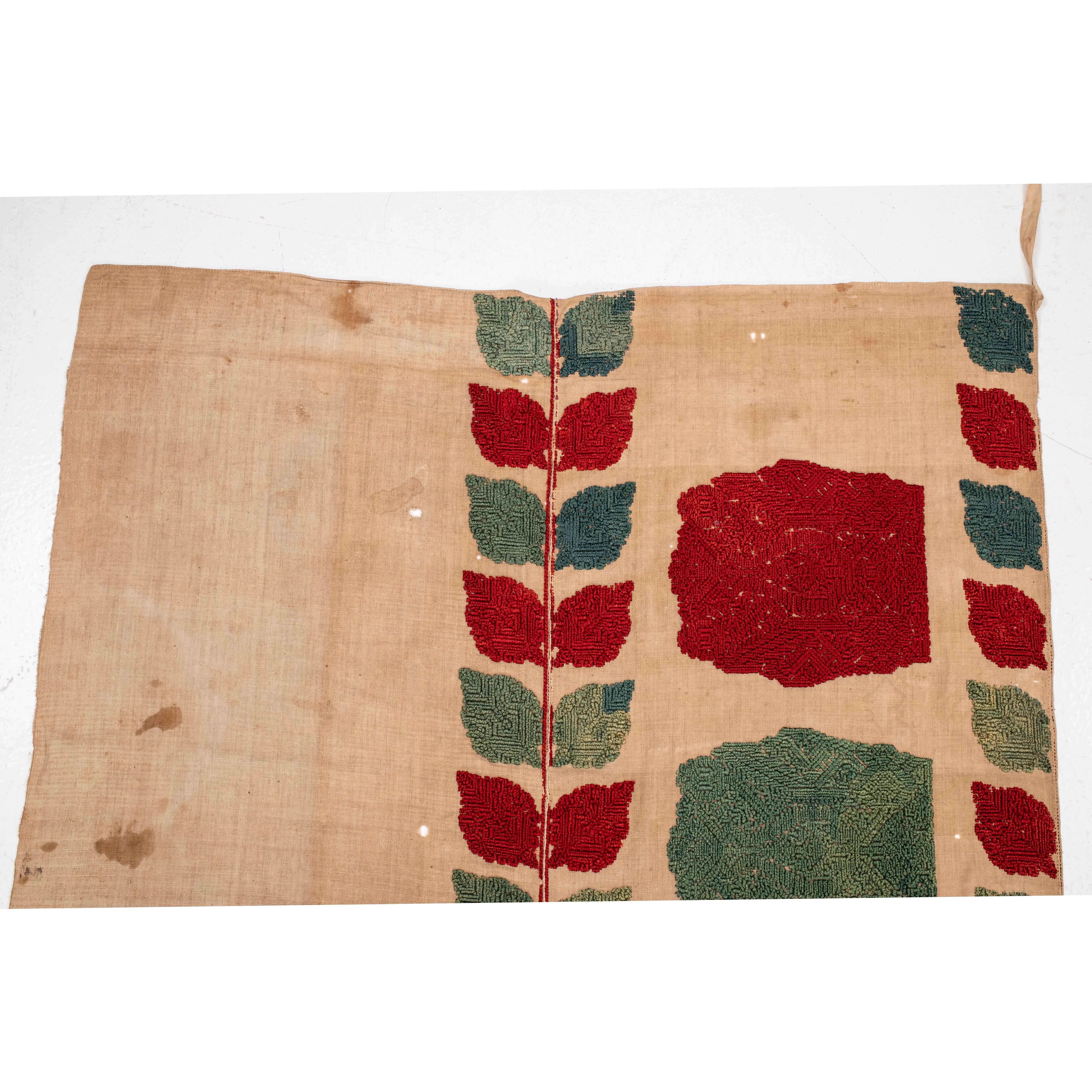 Rare broderie de tente de lit de Rhodes, Grèce, 18e siècle en vente 2