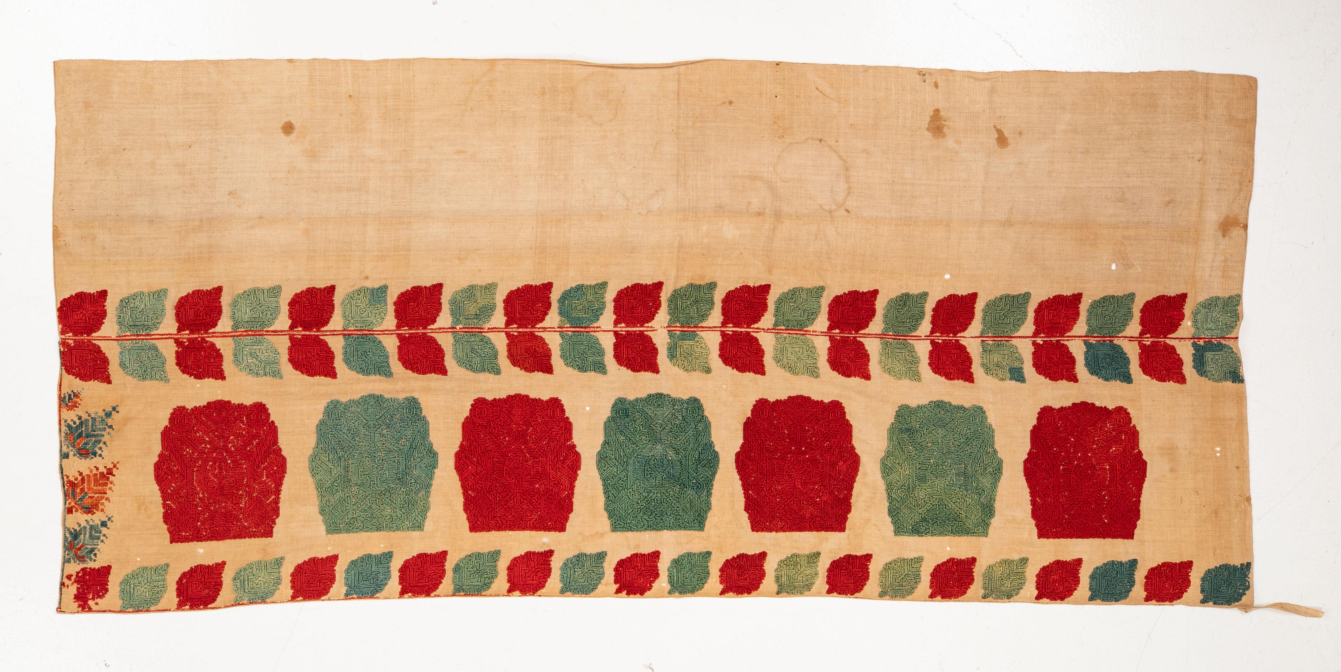 Rare broderie de tente de lit de Rhodes, Grèce, 18e siècle en vente 5