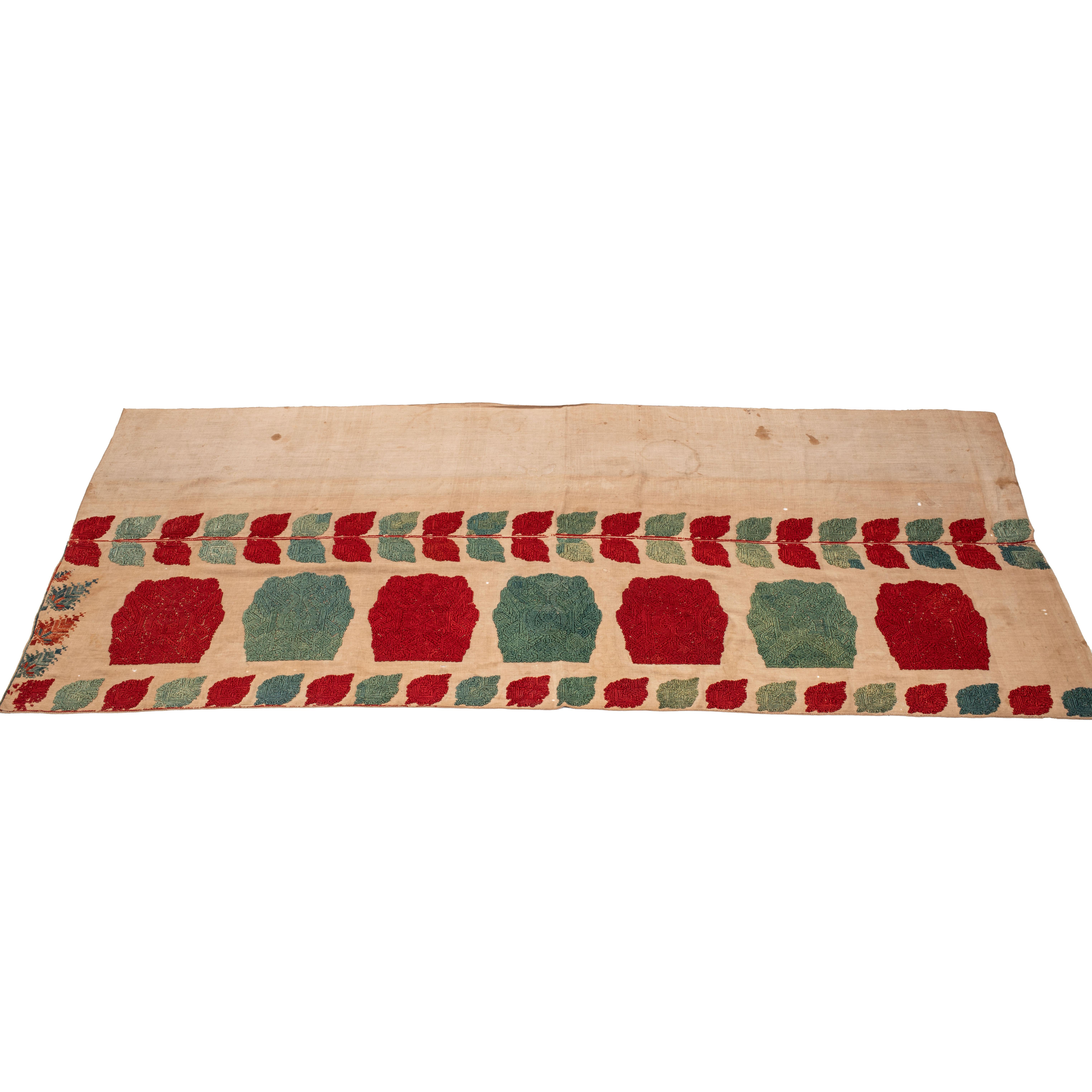 Brodé Rare broderie de tente de lit de Rhodes, Grèce, 18e siècle en vente