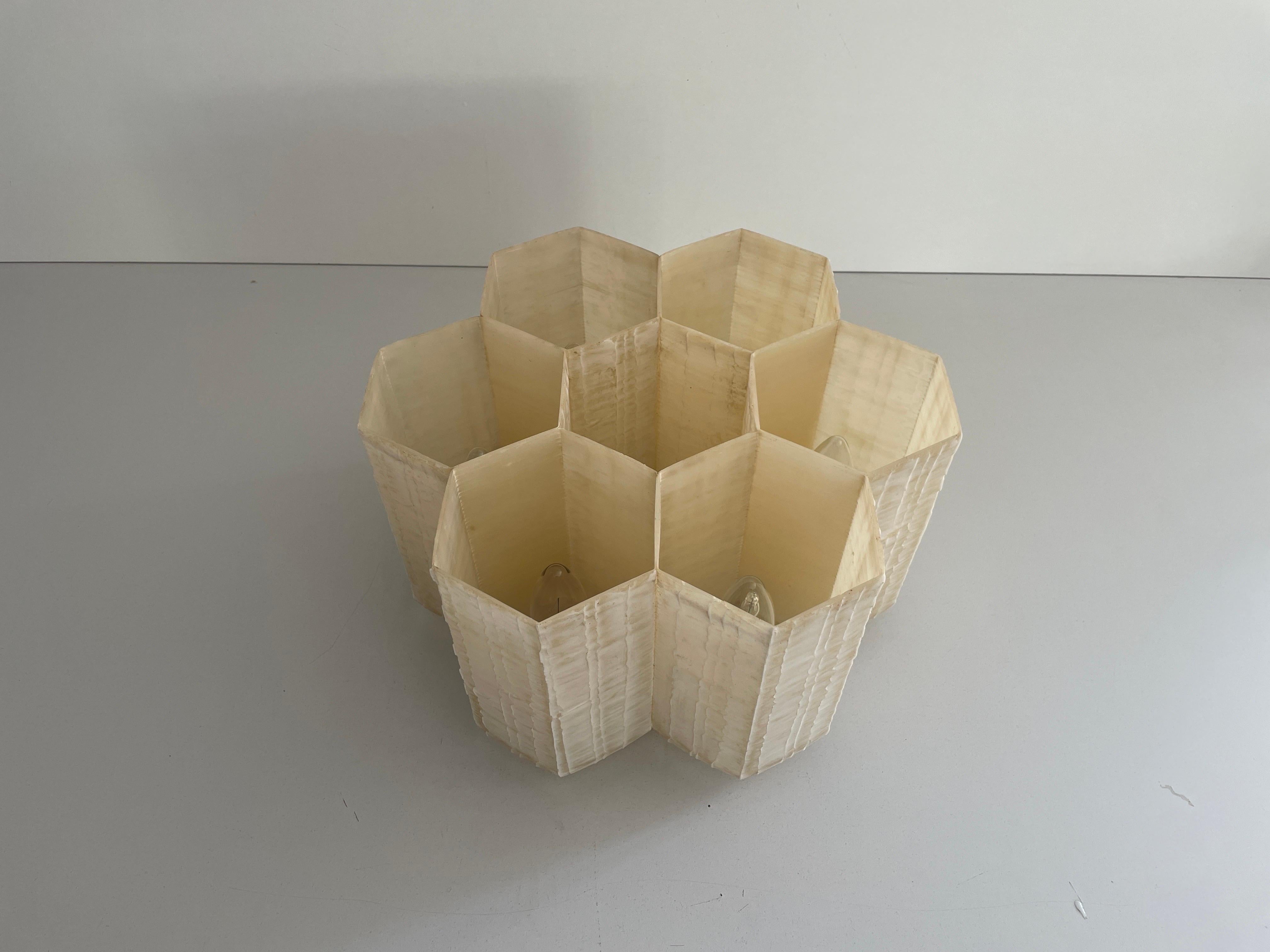 Mid-Century Modern Rare Bee Honeycomb Design Fiberglass Flush Mount Light, 1960s, Allemagne en vente